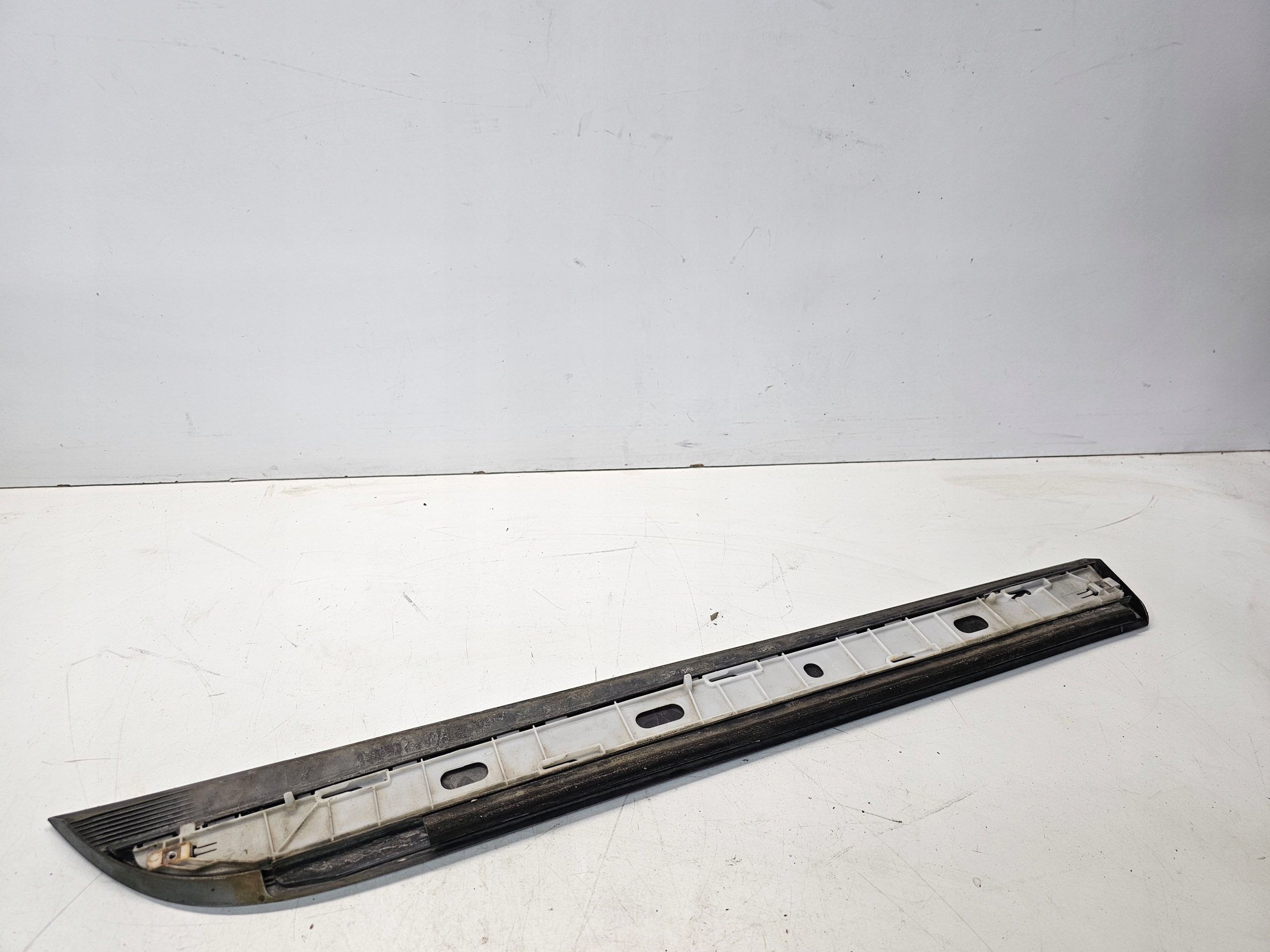 moulding door lower left rear part AUDI A6 C6 1/25