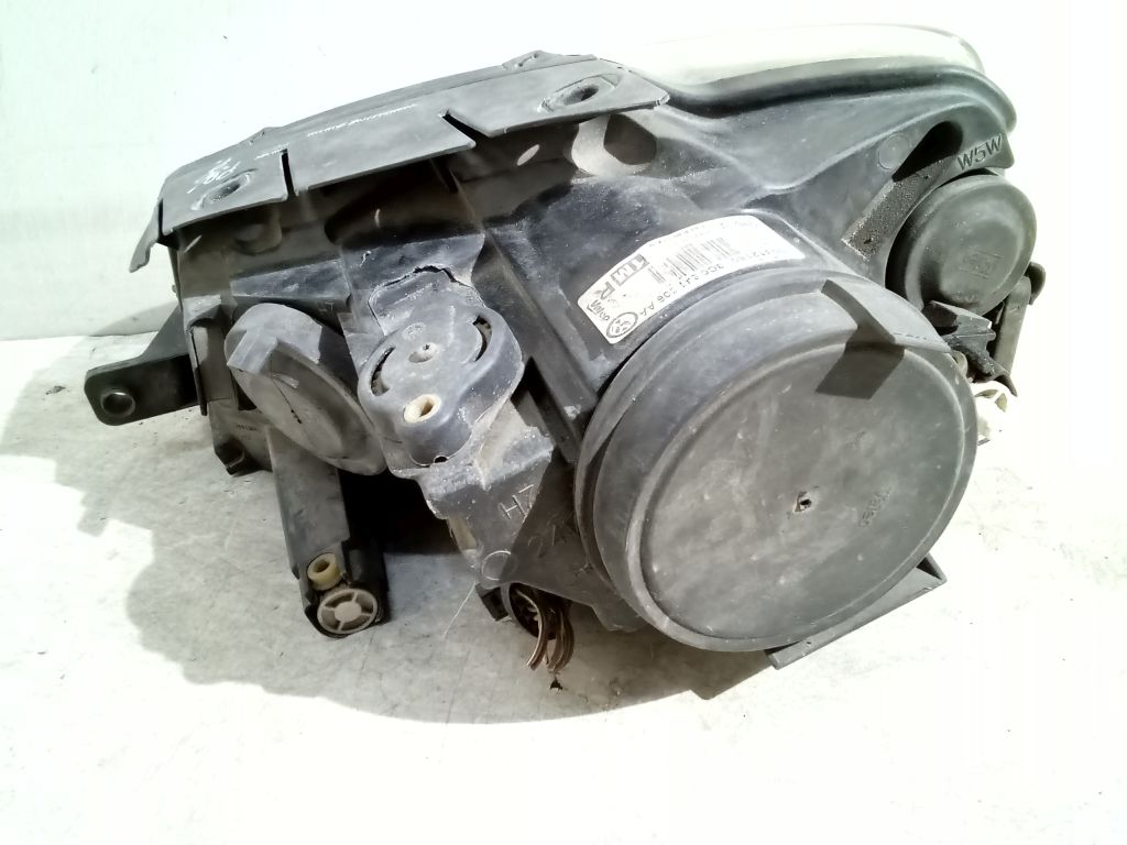 VW Passat B6 light right front front 3C0941006AA