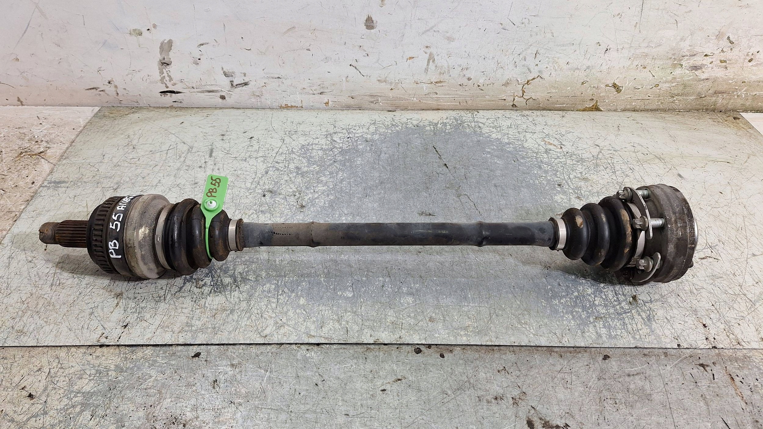 DEMI AXE DROITE ARRIÈRE 7533446 BMW E90 E91 E87 E81 E92 118D 320D N47