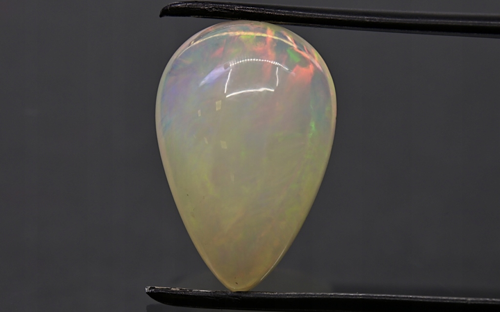 Opál z Etiopie kabošon slza 19,5x13 mm