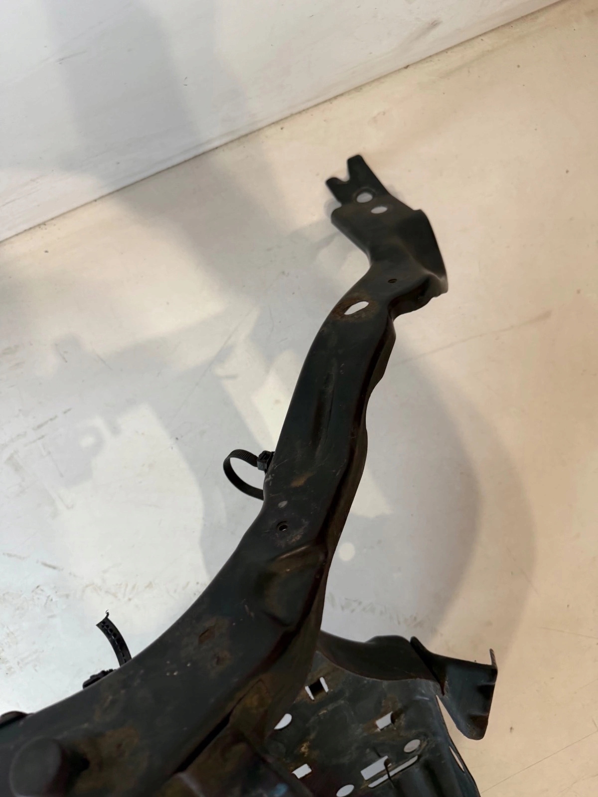 support panel for radiators pillar iron Nissan Qashqai J10 and