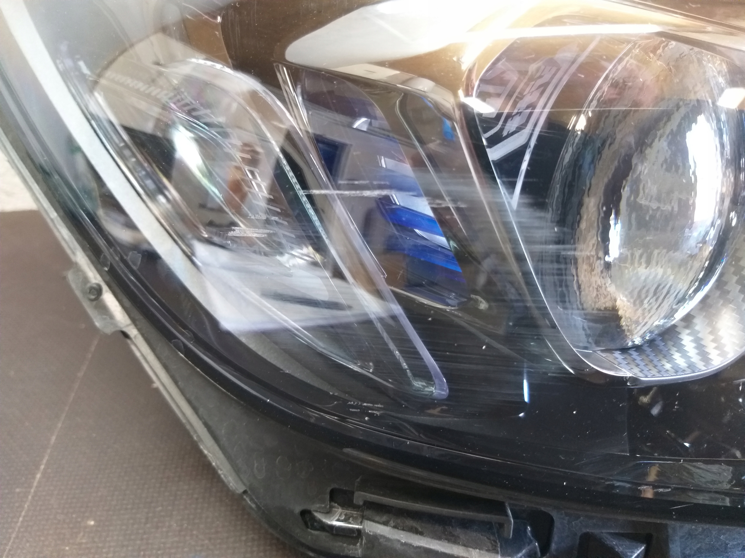 LAMPA PRAWA MERCEDES GT FULL LED MULTIBEAM W290 Strona zabudowy prawa