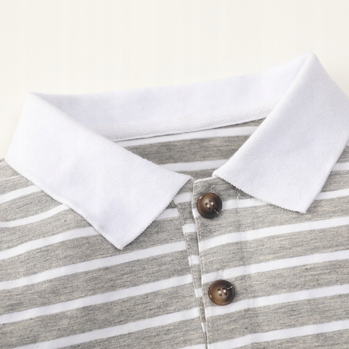Elegancki kołnierzyk polo w białe szare paski 3U5 Płeć chłopcy