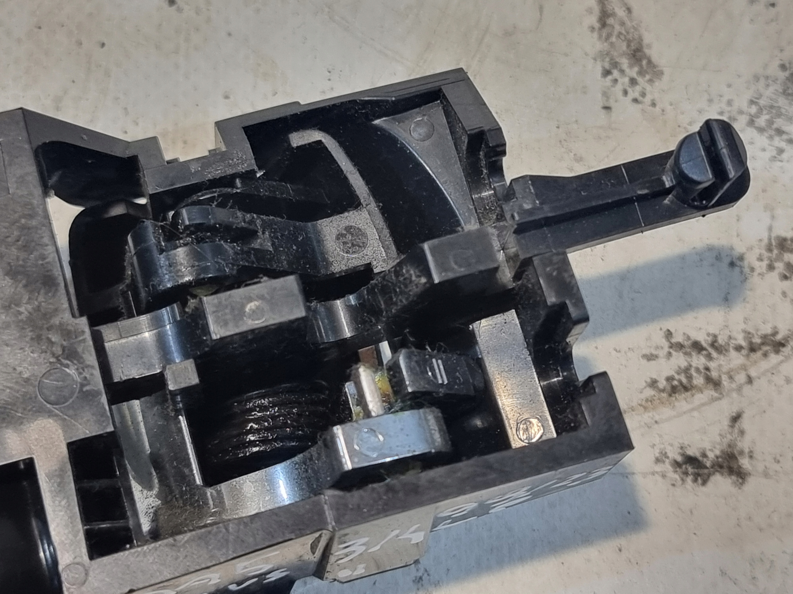 handle inner left front OE 69274-47020 69206-47020 TOYOTA PRIUS II 08r