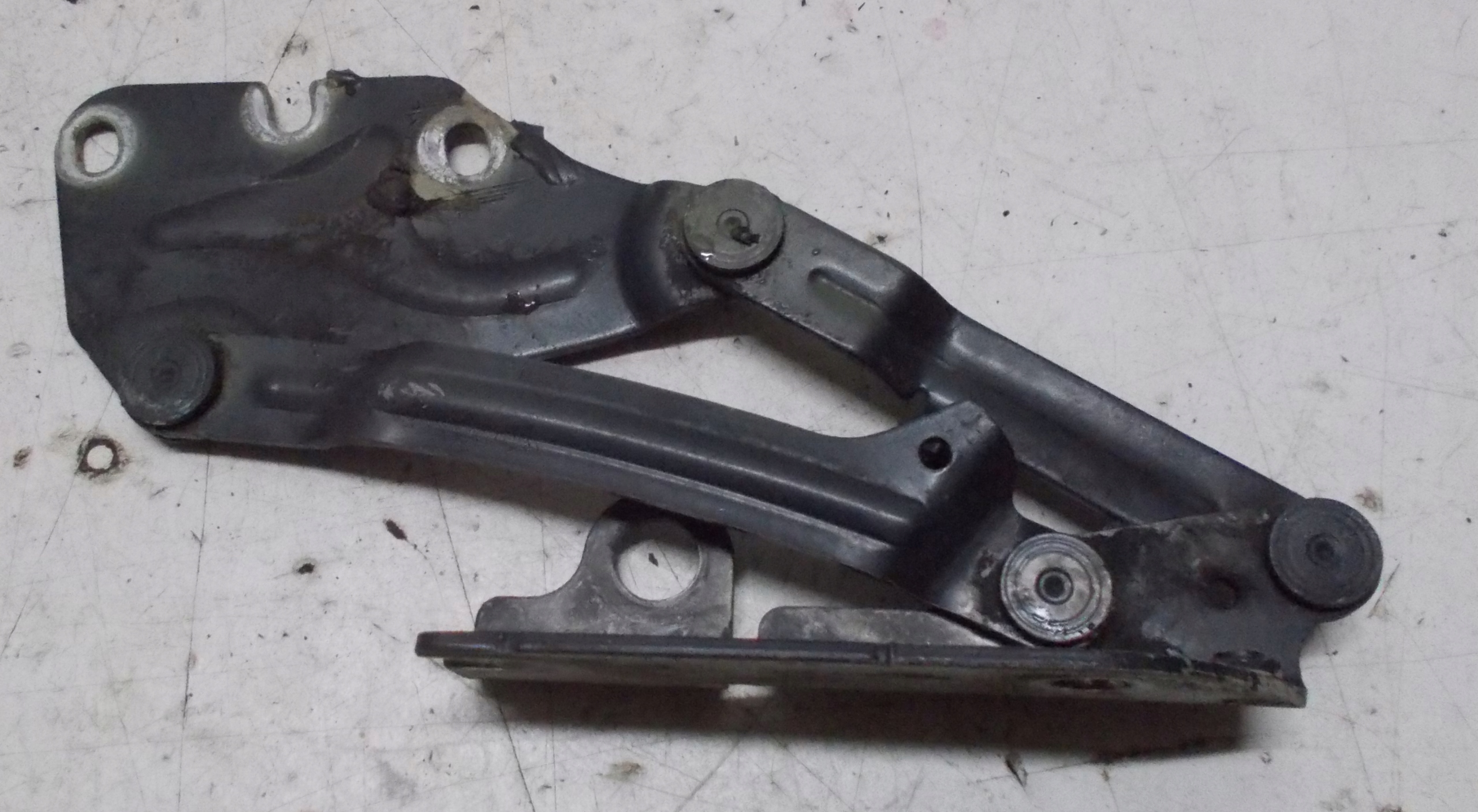 VW GOLF VI plus 1.6 TDI 09R bonnet hinges left right KOMPLET