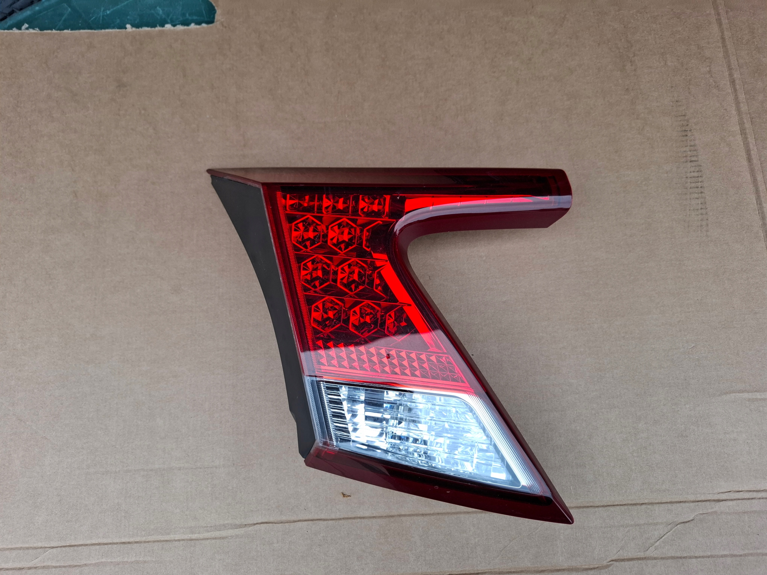 HONDA CIVIC IX HB 14r light left rear part to the bonnet 2012
