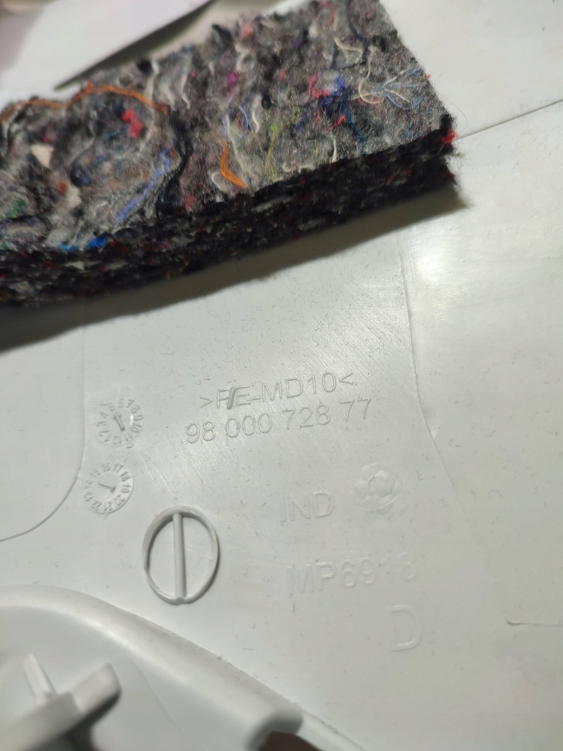 Peugeot 308 2019 right side cover central slupka / C