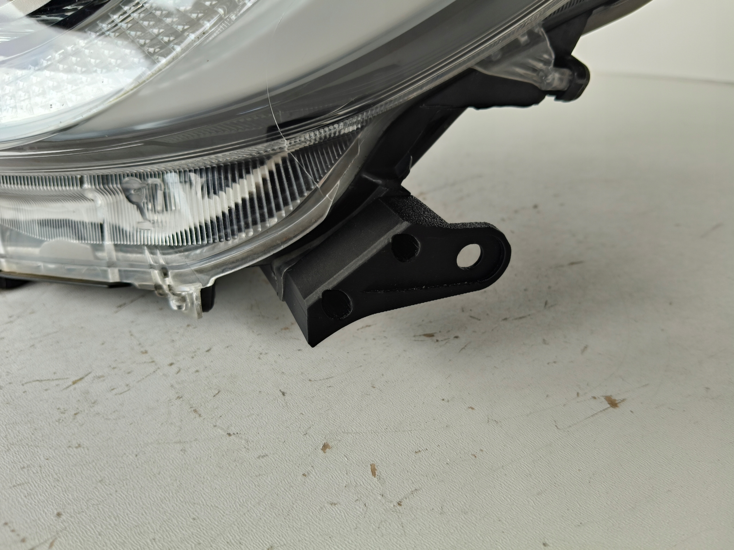 light left REFLEKTOR TOYOTA YARIS IV 20- FULL LED MAZDA 2 24