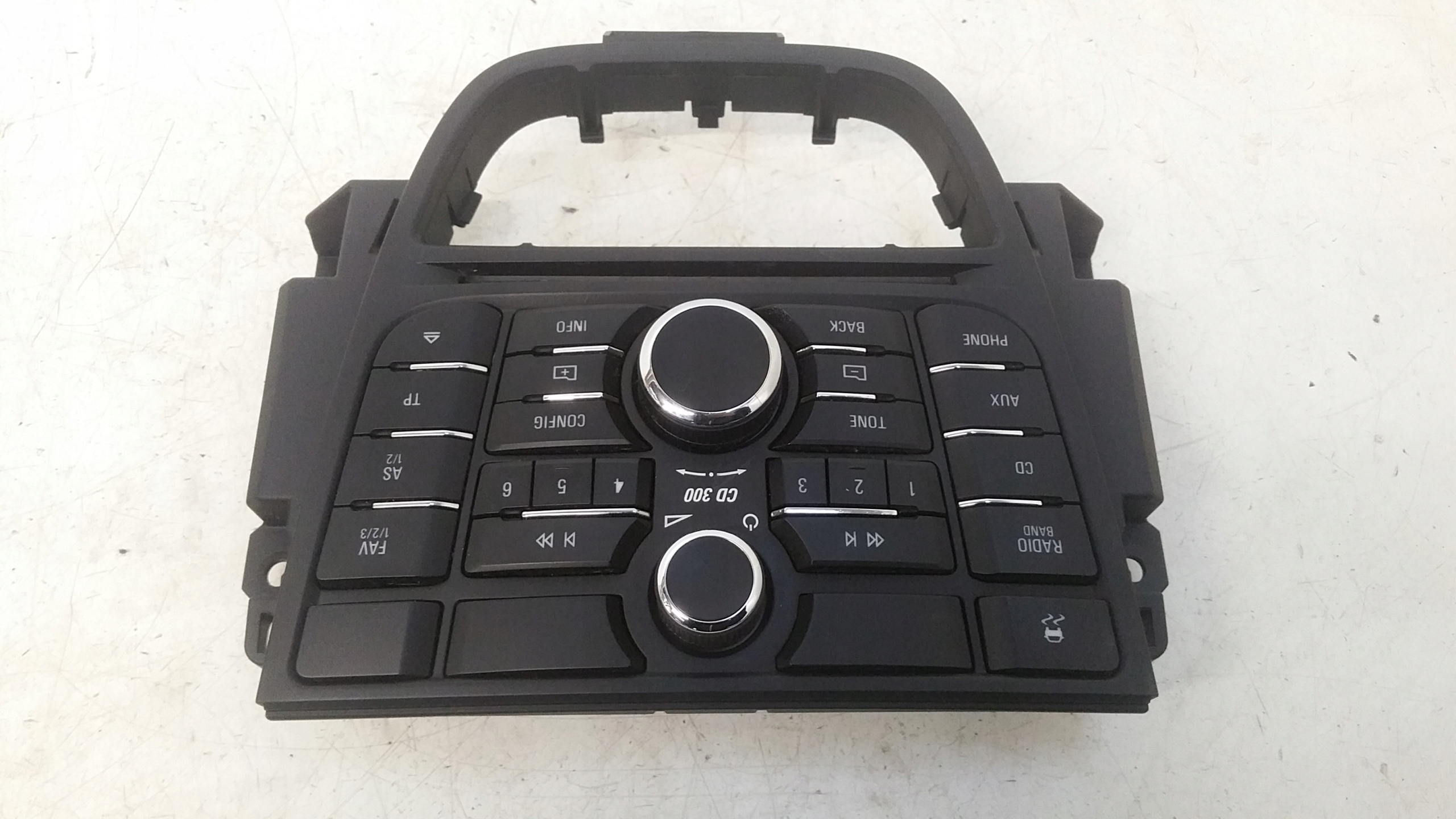 Panel radia 13346049 Opel Astra J