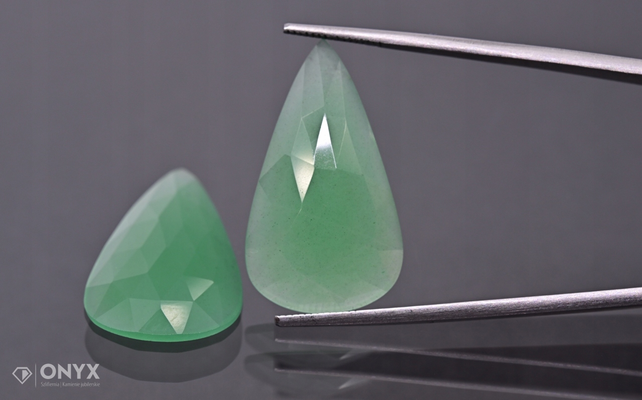 Serpentinit fasetovaná rozeta Para slza 27x15,5 m