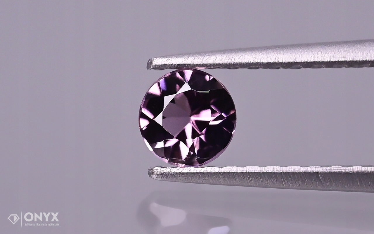 Fazetovaný turmalín kulatý fi 4 mm