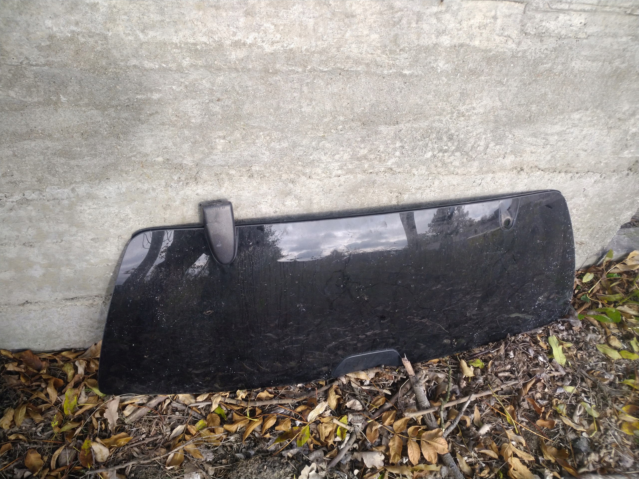 JEEP CHEROKEE KJ LIBERTY SZYBA TYLNA TYŁ CZARNA OE