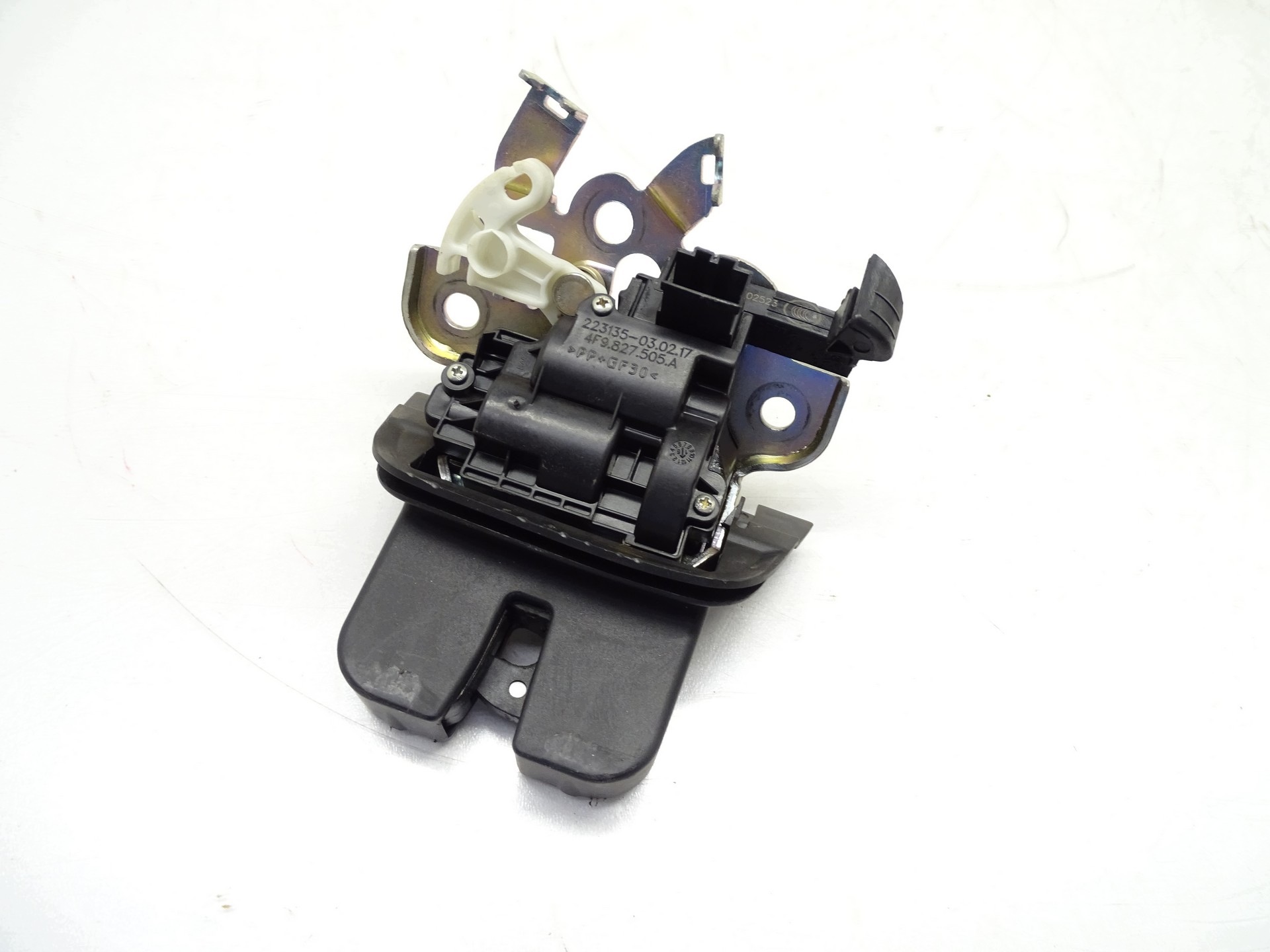 lock bonnet boot rear part AUDI A6 C6 Q7 4F9827505A