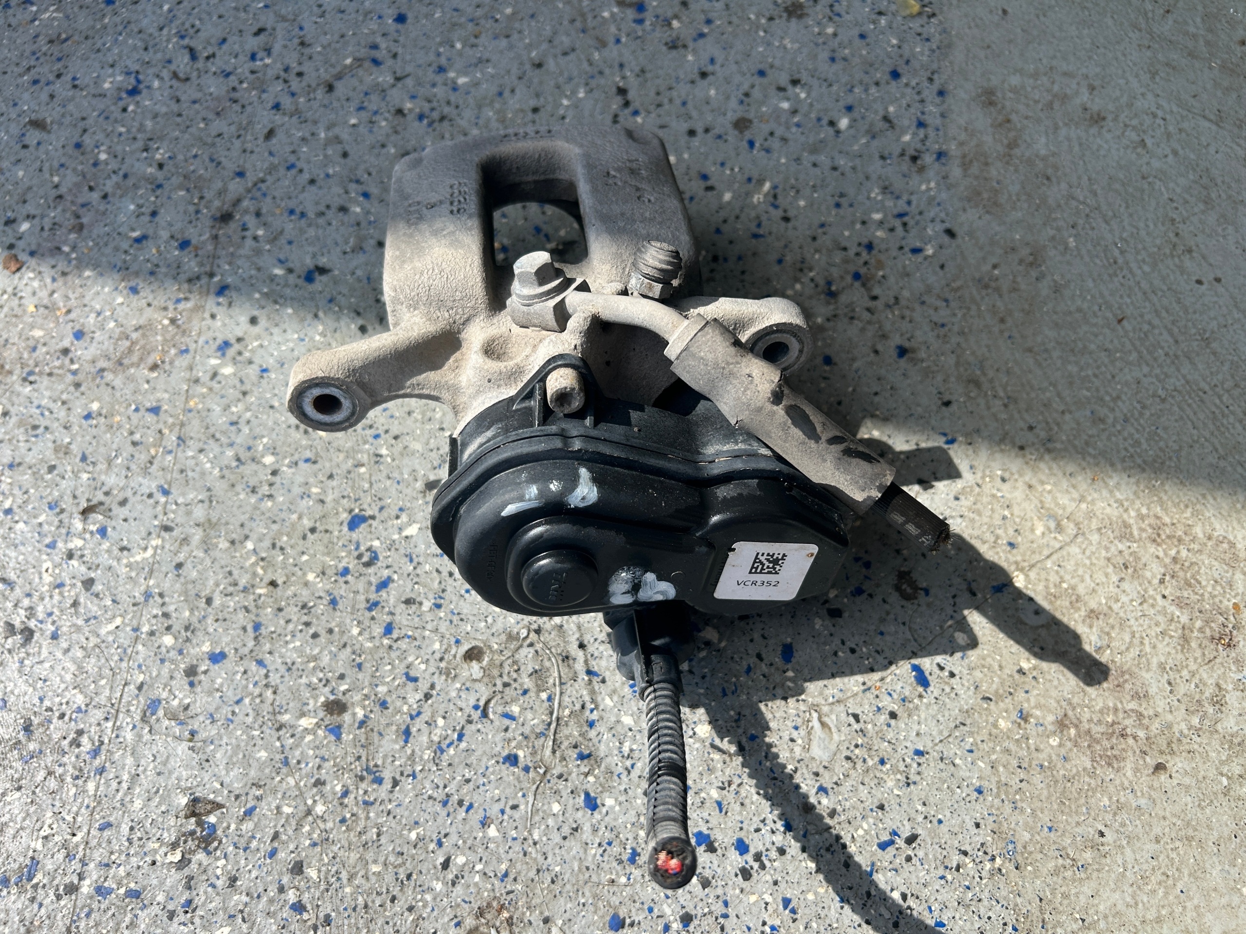 AUDI Q3 8U caliper brake rear part left right