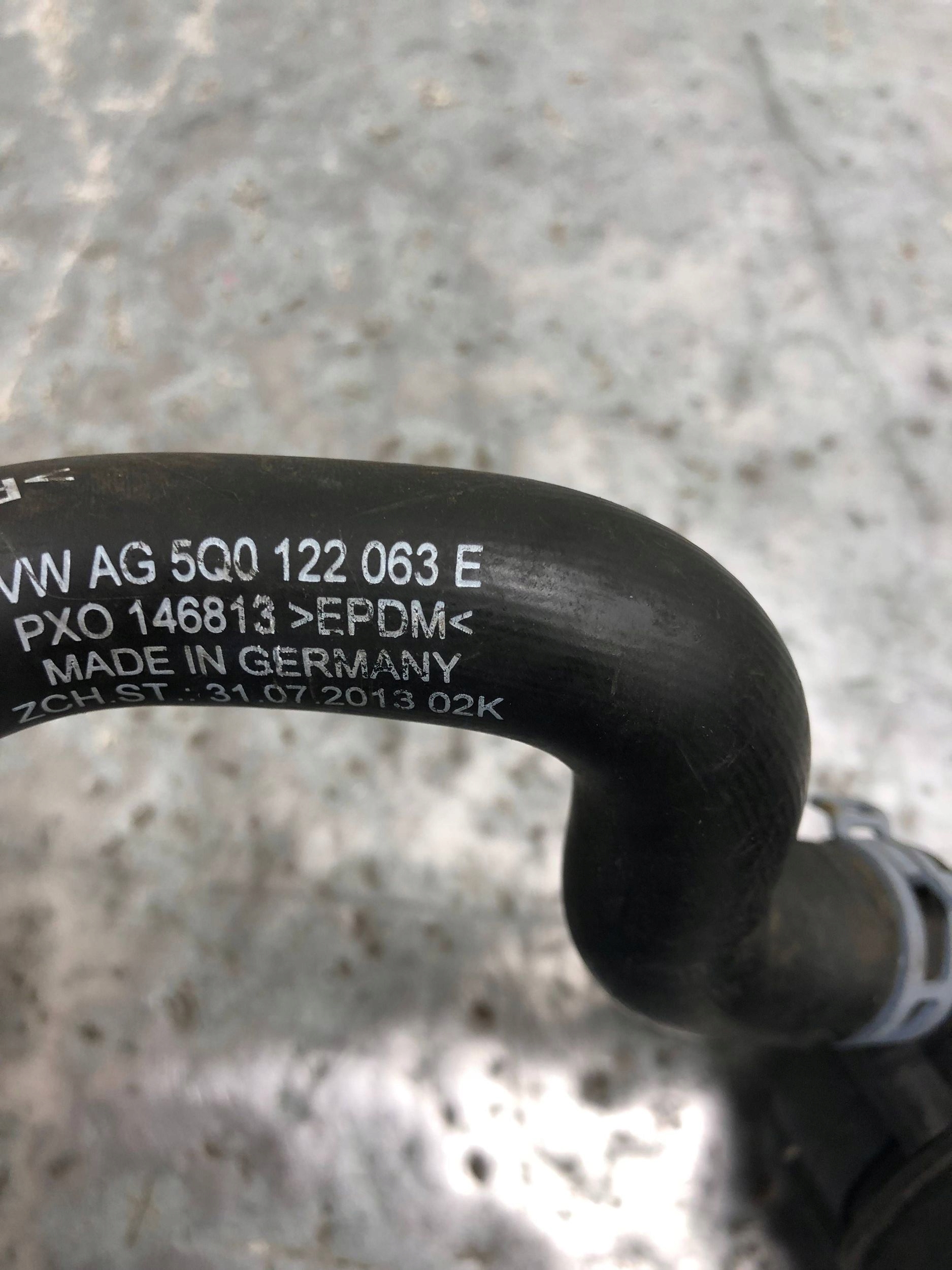 dodatna pumpa vode VW AUDI 04L965567A 5Q0122063E