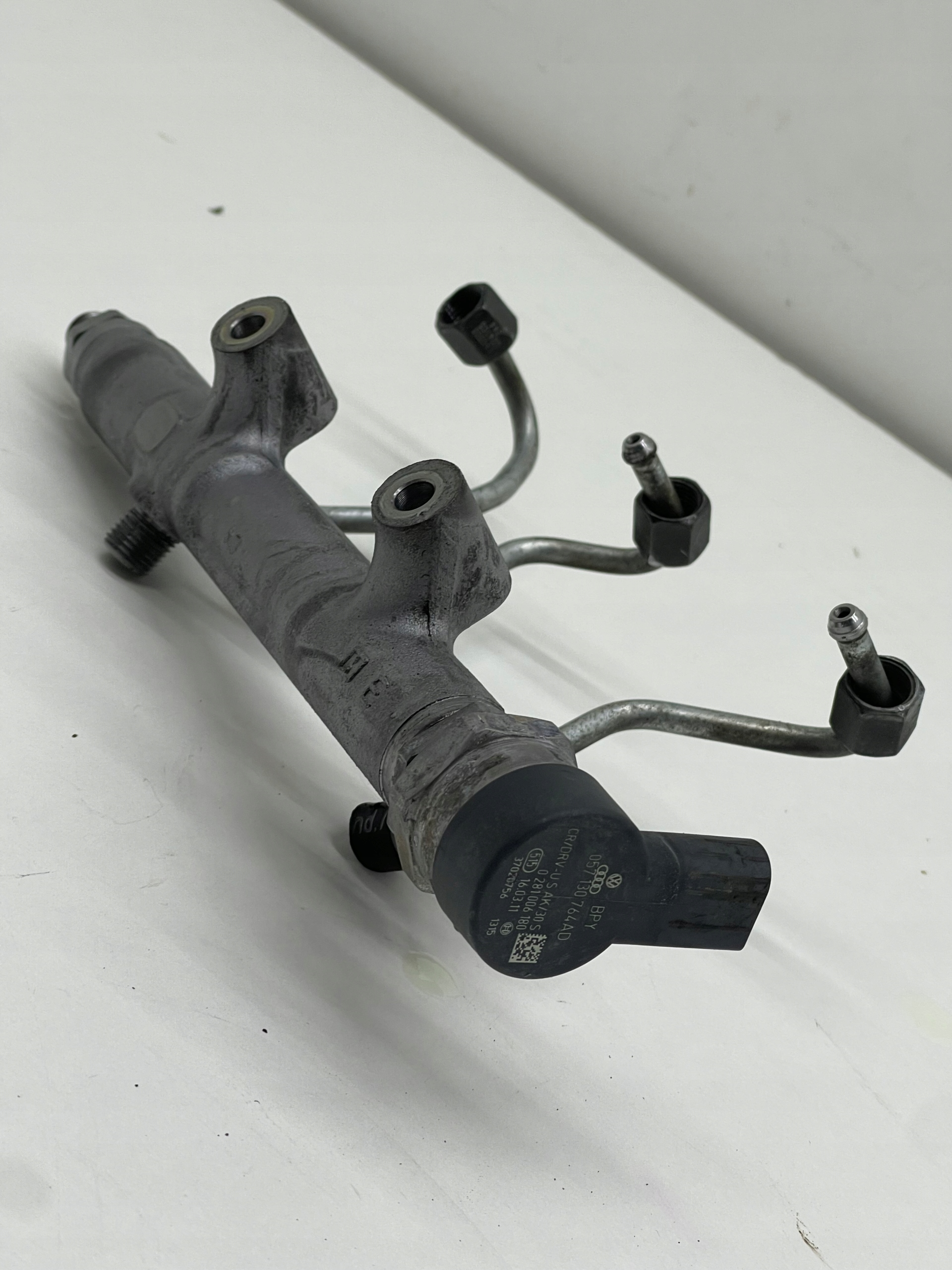 Audi A4 A5 A7 A6 C7 3.0 tdi топливная рейка