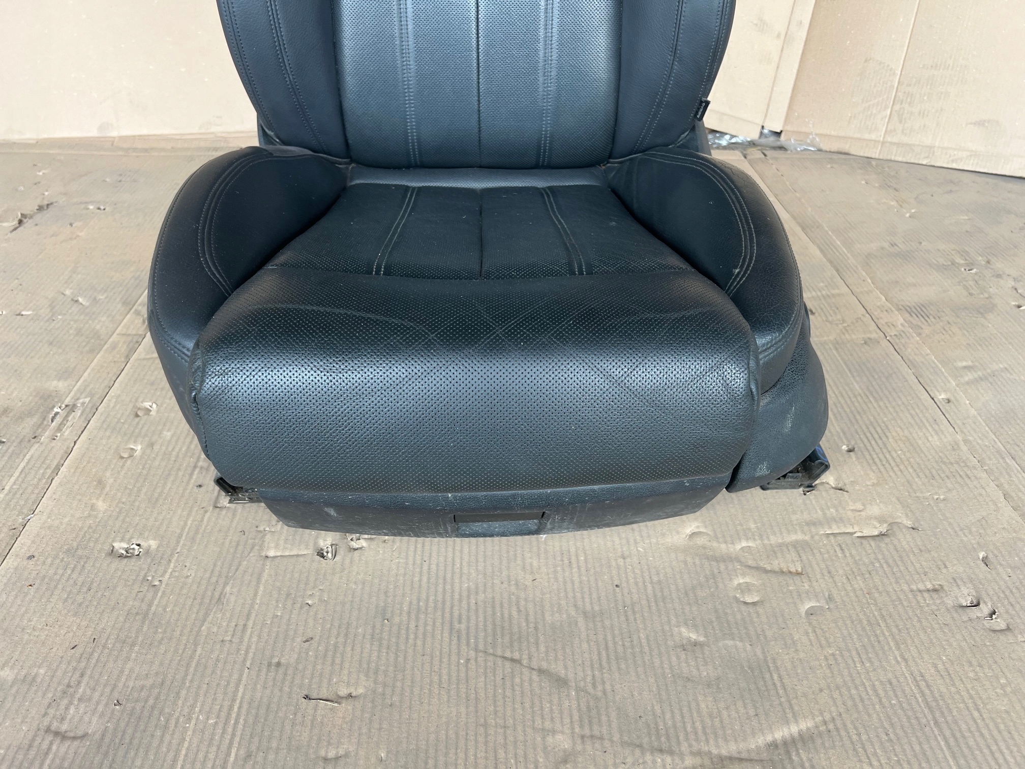 AUDI A6 C7 seat left front driver´s leather WENTYLOWANE electrics
