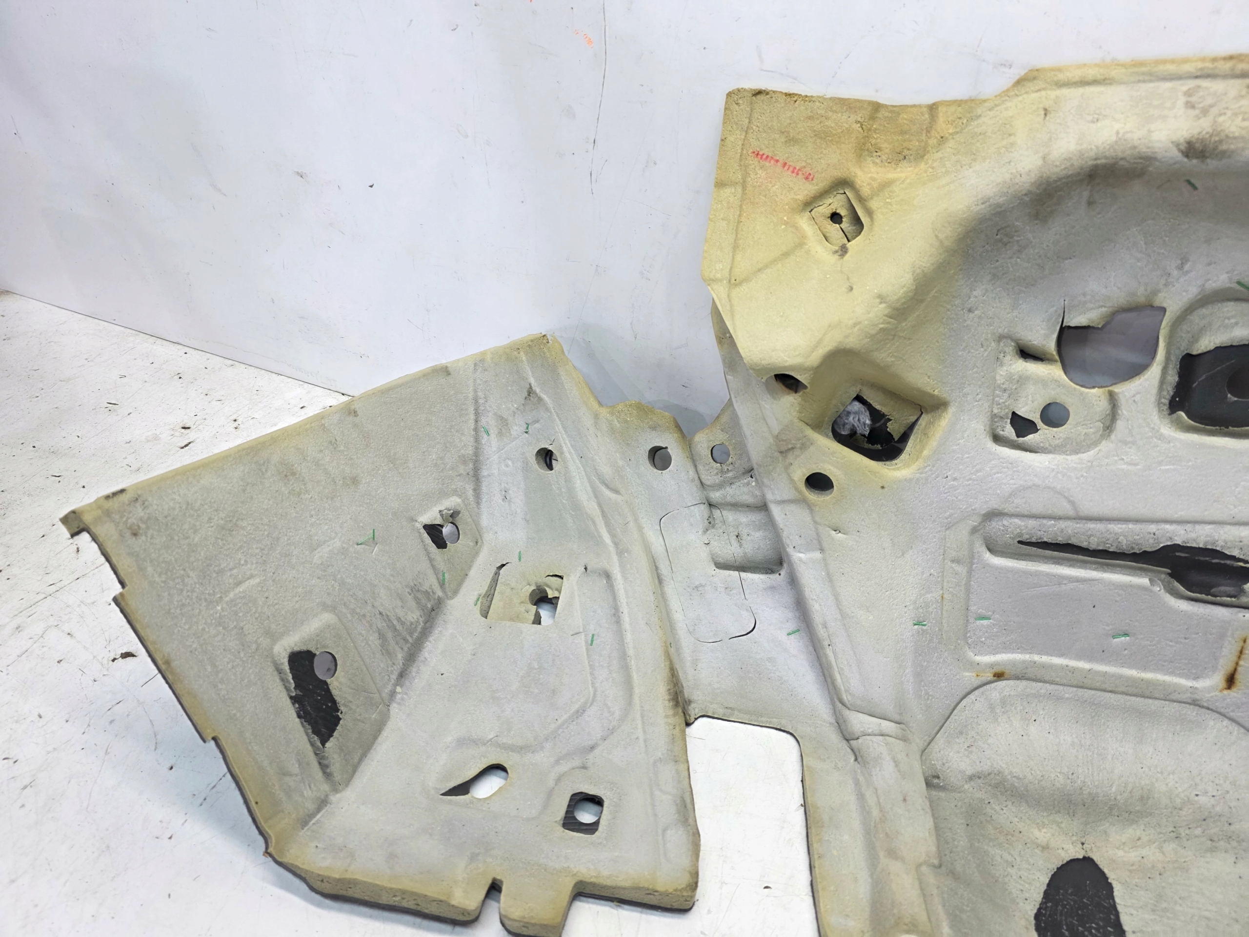 hangszigetelő NADKOLA bal far AUDI Q7 4M 4M0863813B