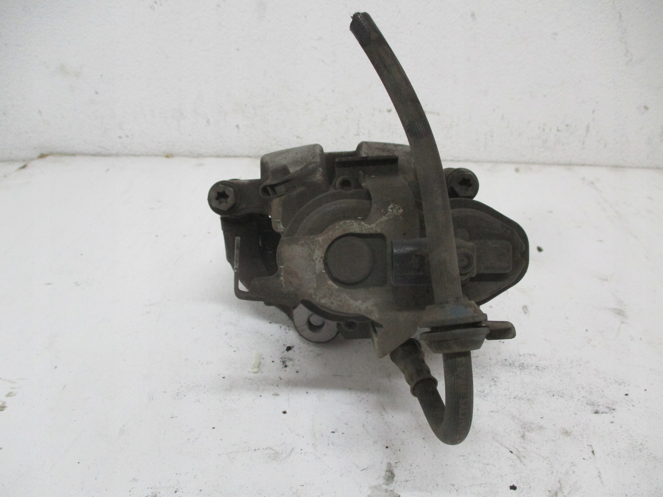 caliper calipers BMW 5 G30 G31 rear part rear.