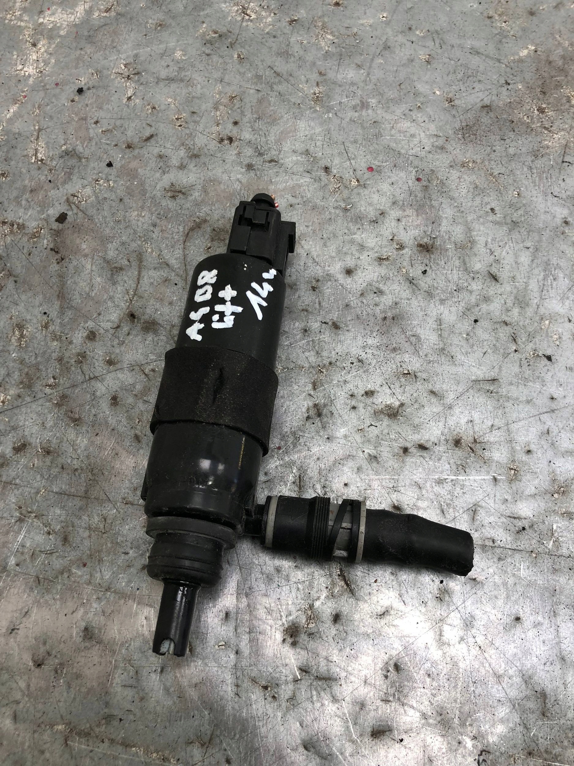 pump washers AUDI A4 B8 LIFT sedan 8K0955681