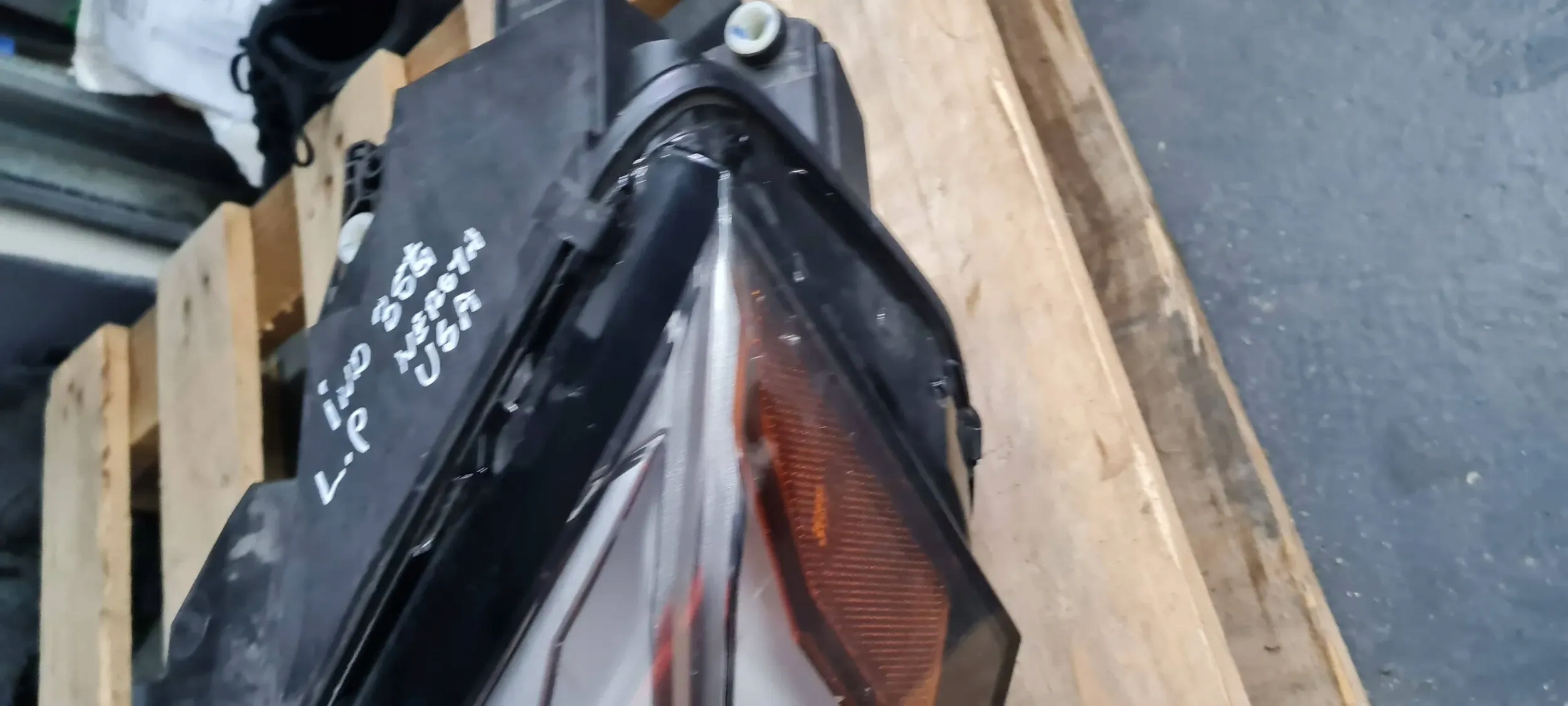 S5 8W LIFT A5 light left left front MATRIX USA 8W6941040B