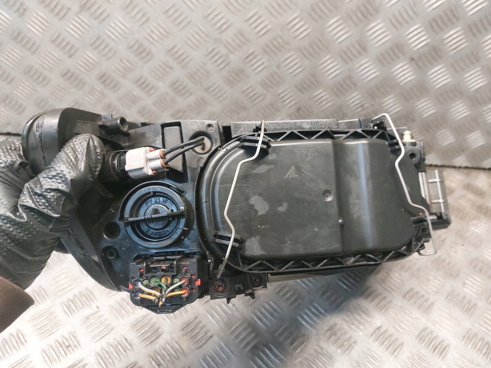 light left front VOLVO S40 II 30698636 0301198201