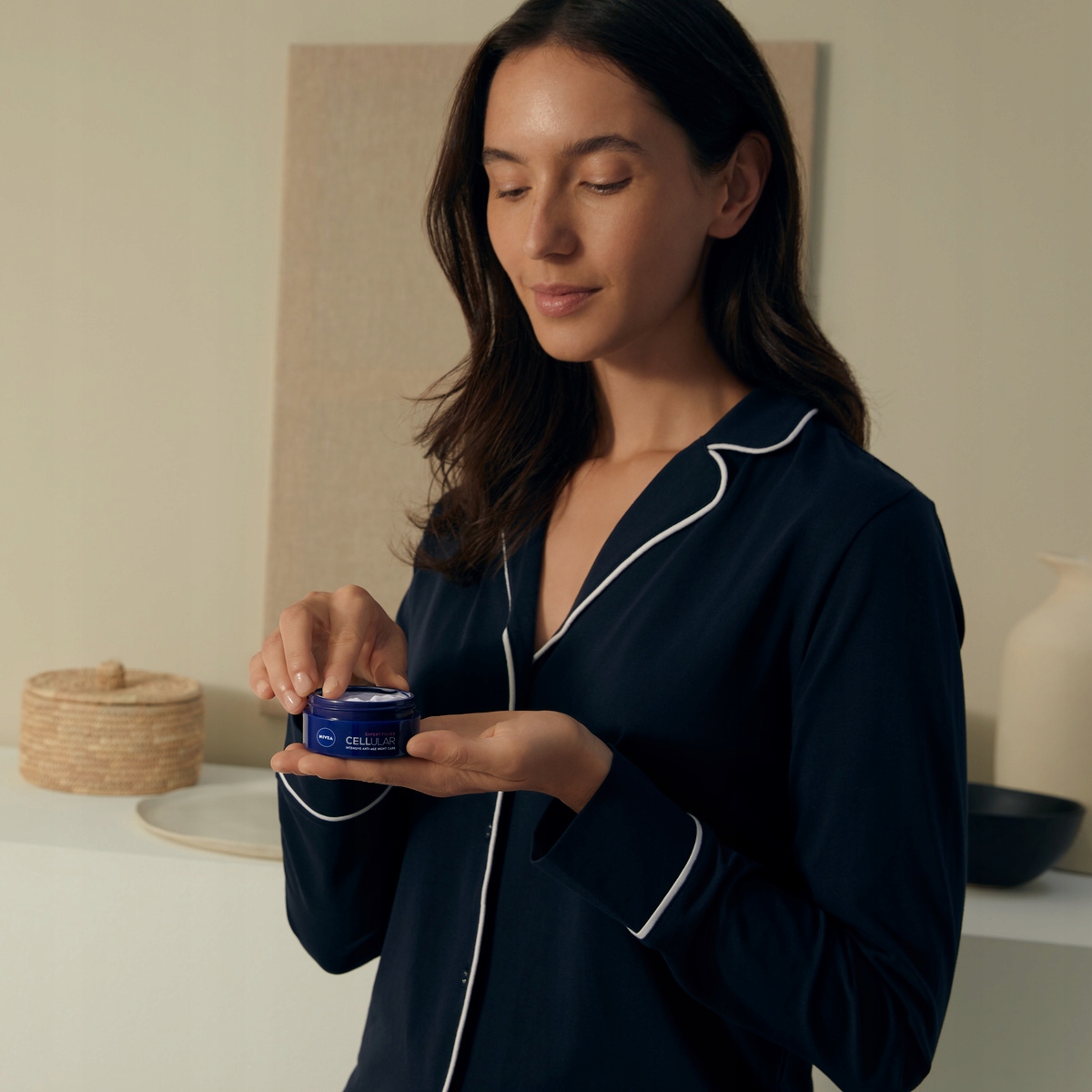 Krem na noc NIVEA Cellular Expert Filler 50ml Konsystencja krem