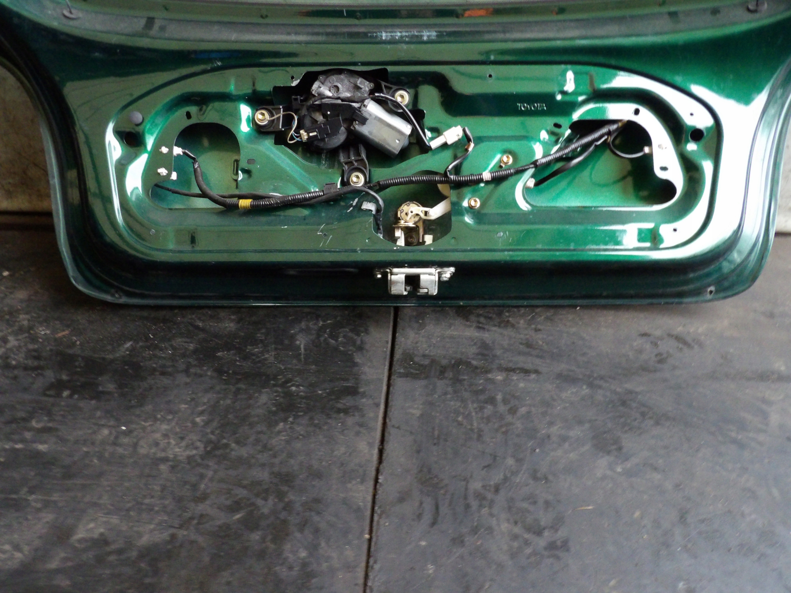 Toyota Yaris und heckklappe lak. 6R4