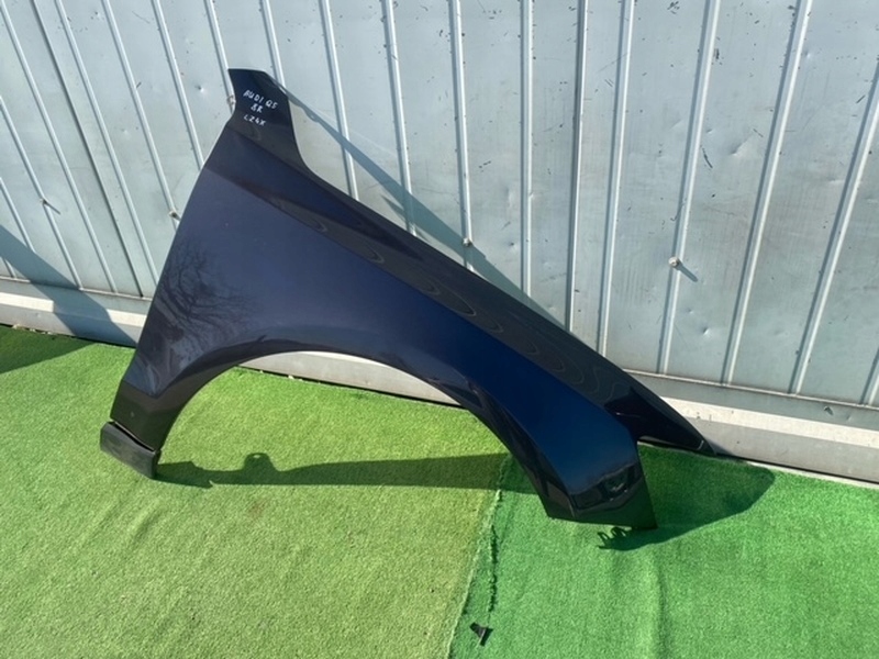 AUDI Q5 8R BŁOTNIK PRAWY PRZEDNI PRZÓD Q5 LZ4X Producent części Audi OE