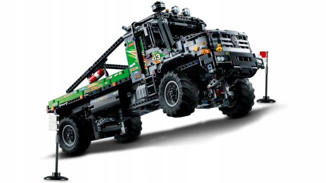 LEGO TECHNIC MERCEDES ZETROS 4X4 TRUCK 42129 Вес изделия с упаковкой 5 кг