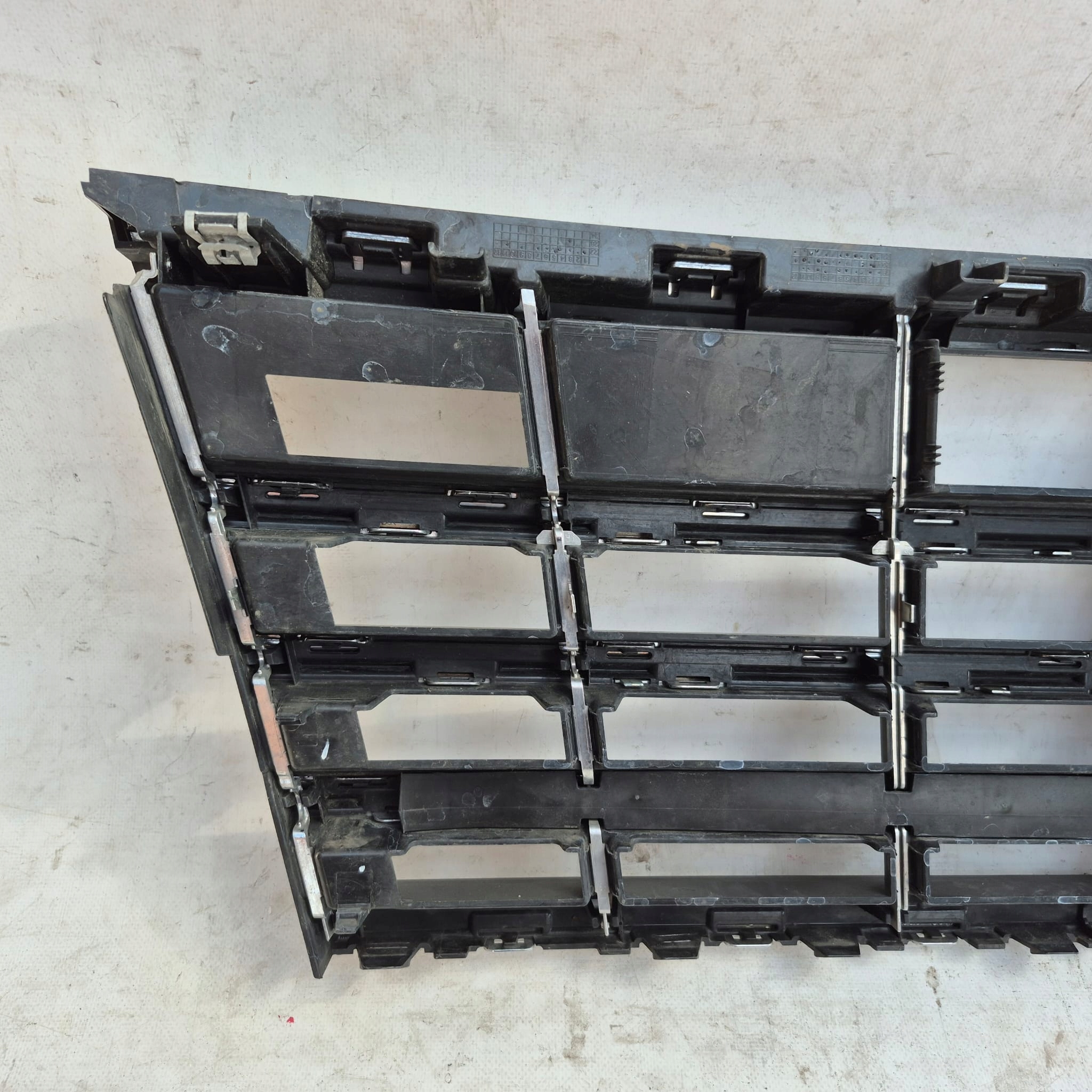 VW TOUAREG III 760 Grill Grill 760853653E