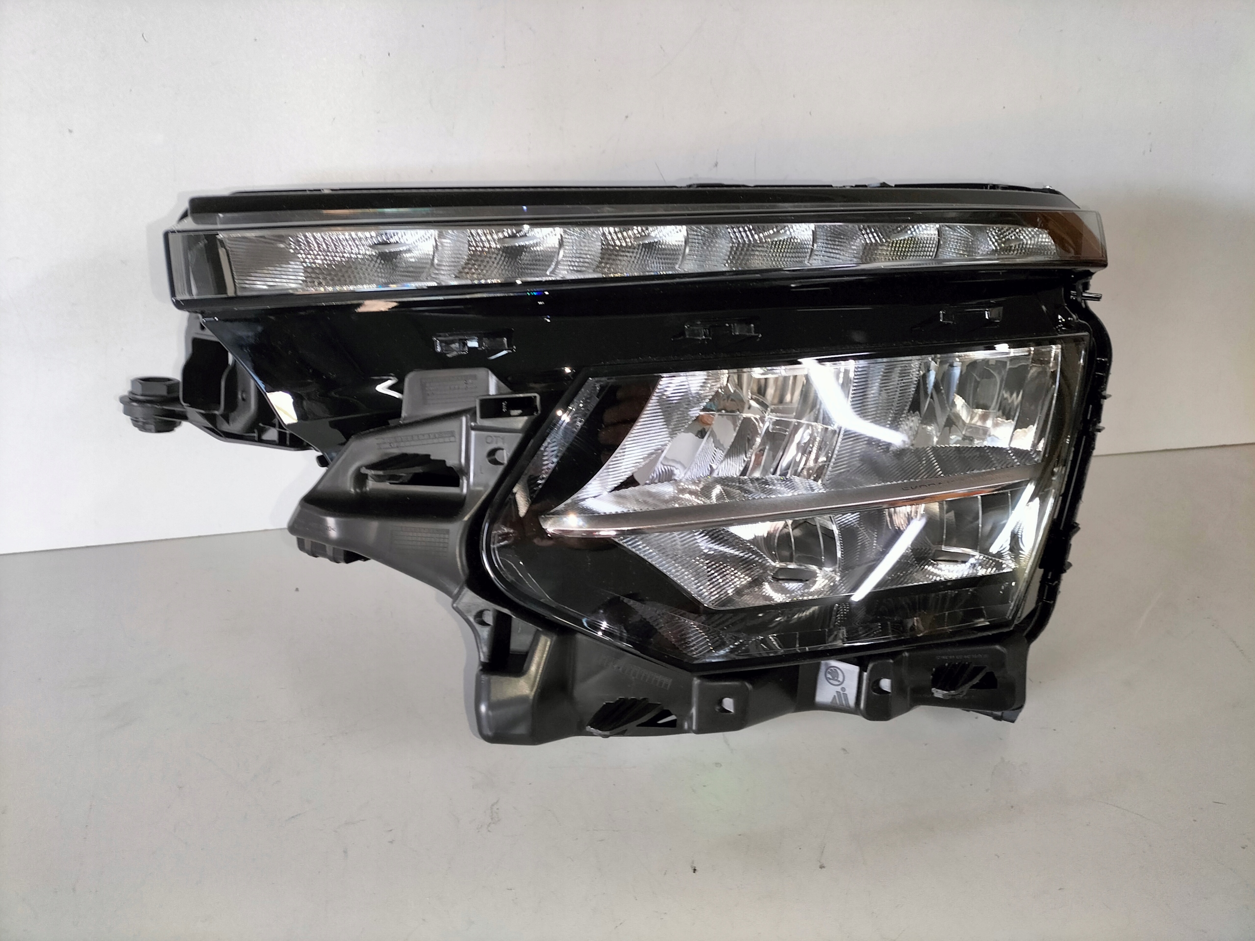 light front reflektor left SKODA KAMIQ LIFT 24- FULL LED