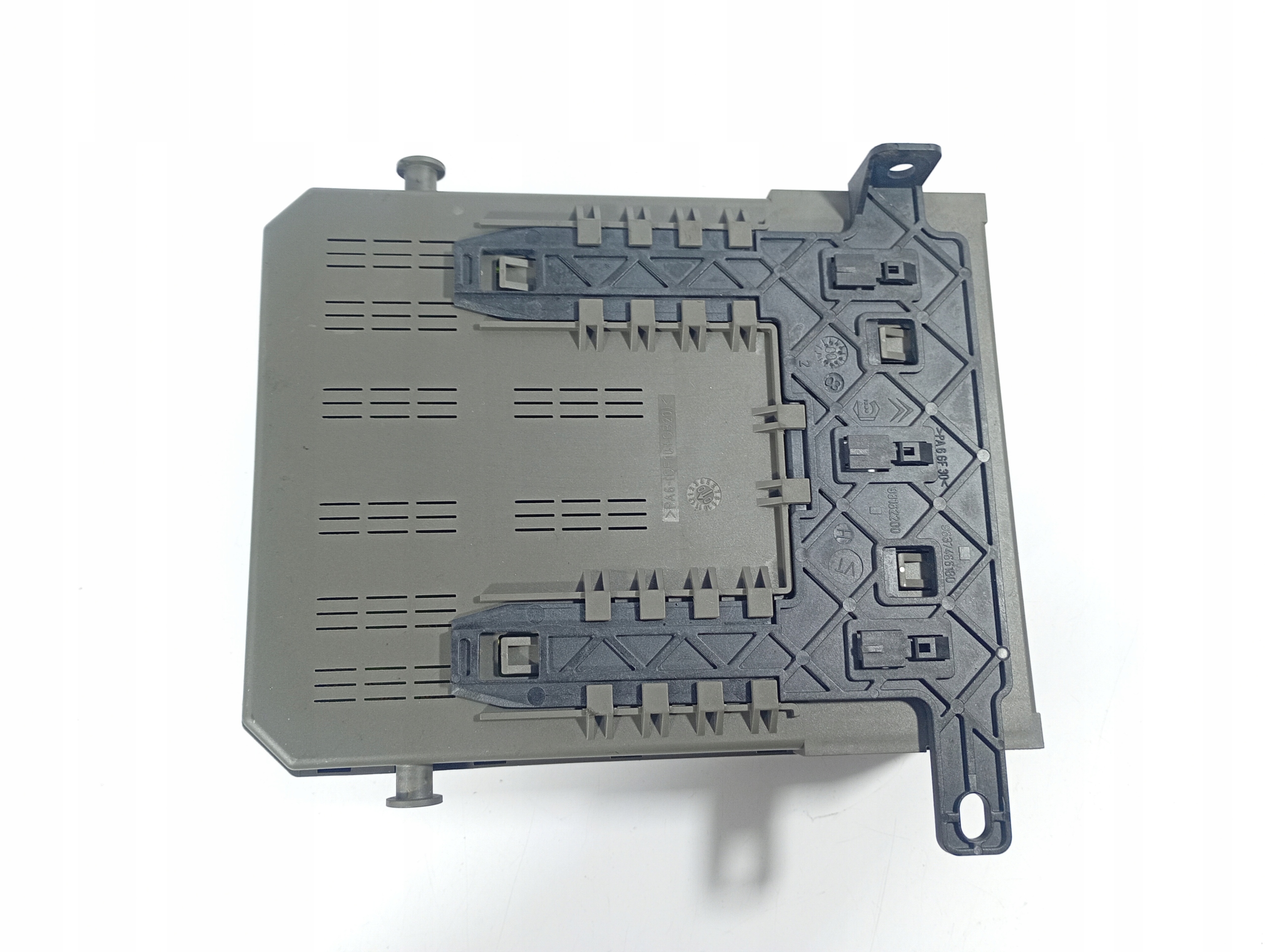 Module Module fusibles OE 9637466180 Citroen C5 01-04