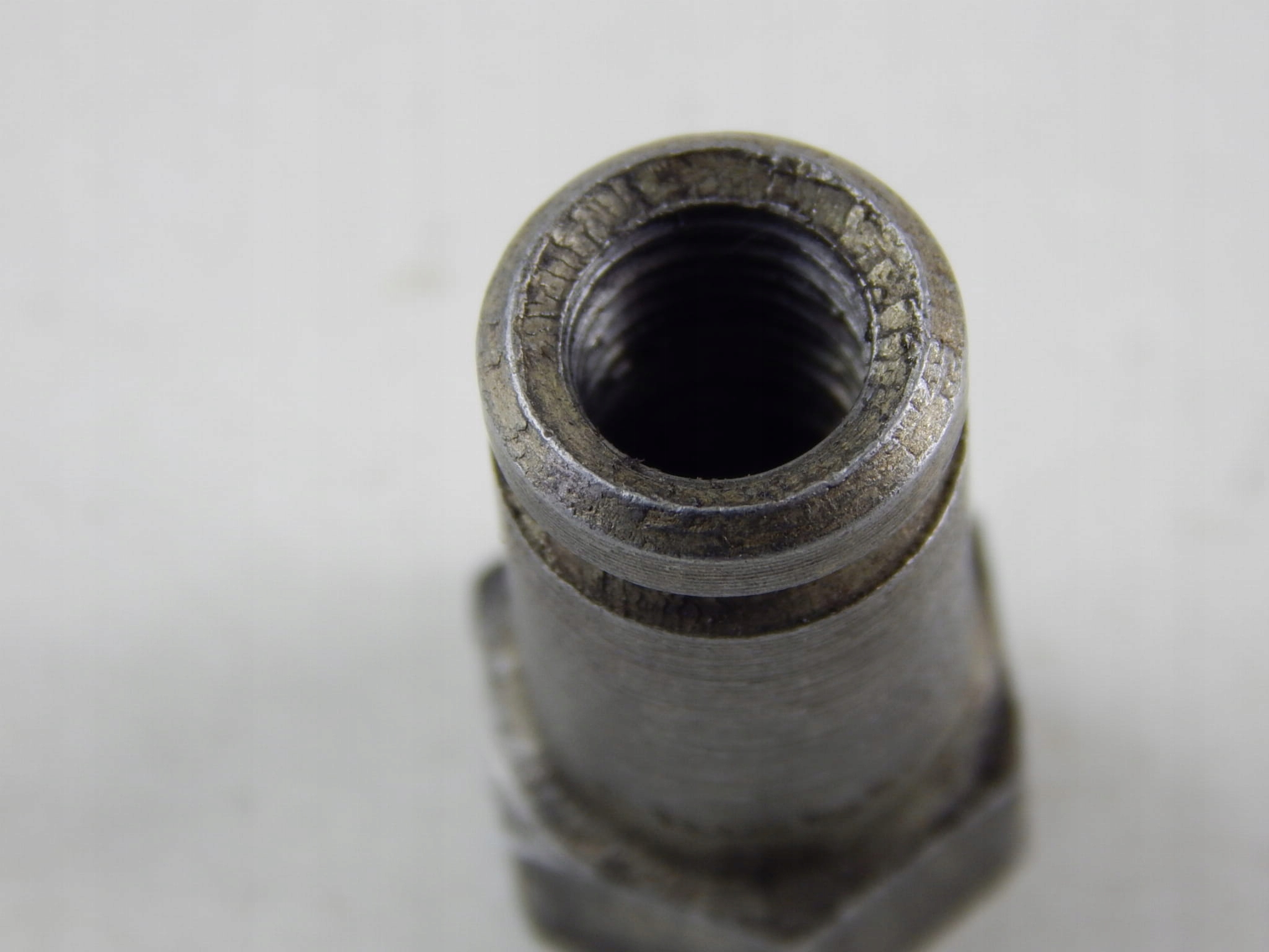 NAKRĘTKA KOŁPAKOWA DEKLA ZAWORÓW URAL DNIEPR Dopasowanie do pojazdu produkt dedykowany