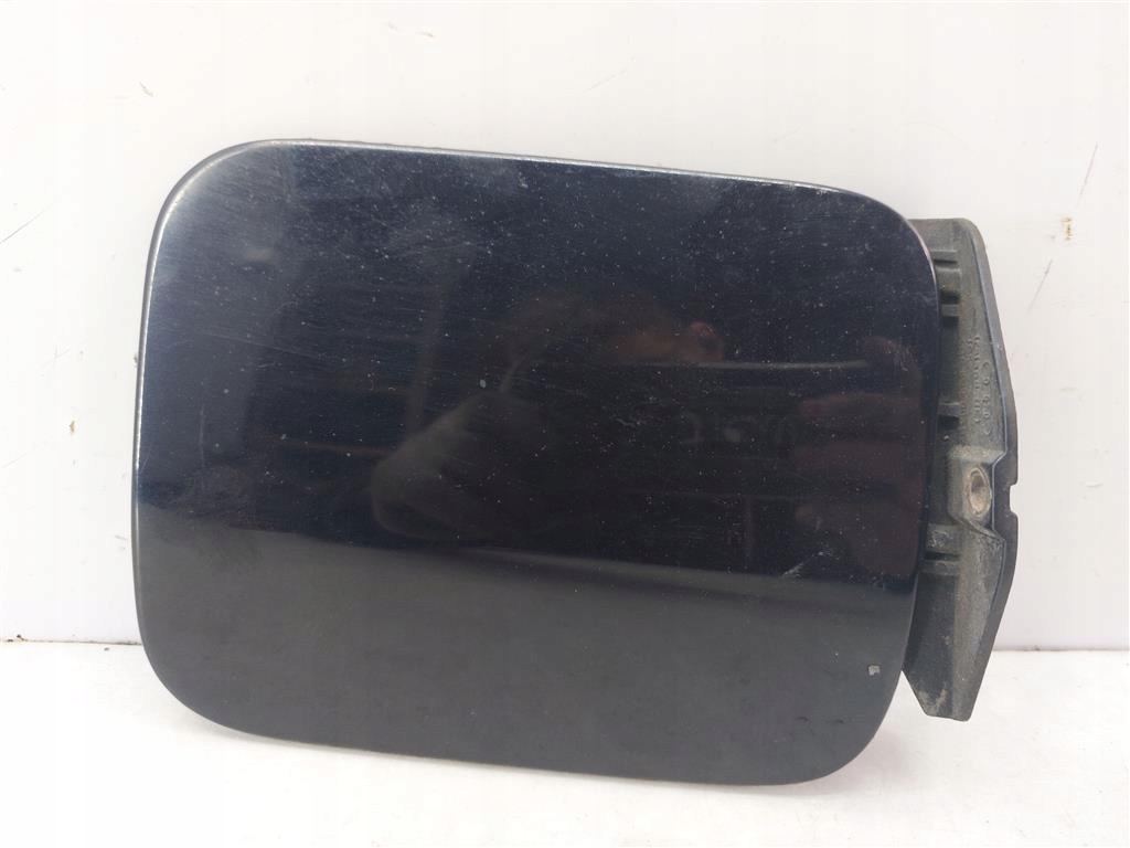 Лючок залива Audi A8 ГОД 1996 КОД КРАСКИ Lz5l