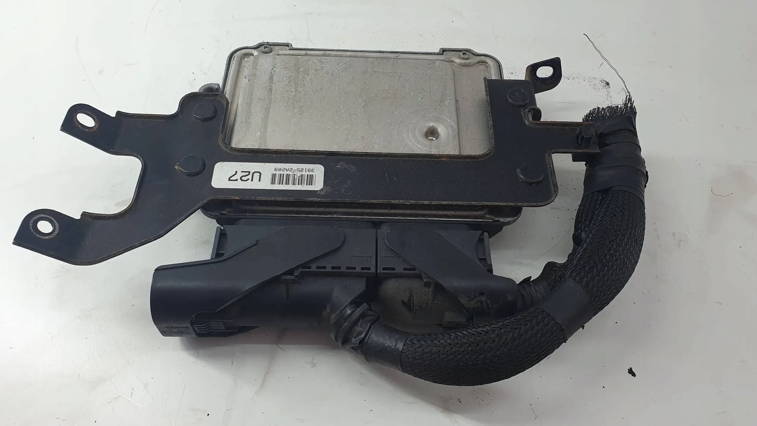 Hyundai i40 1.7 CRDI control unit of the engine ECU computer