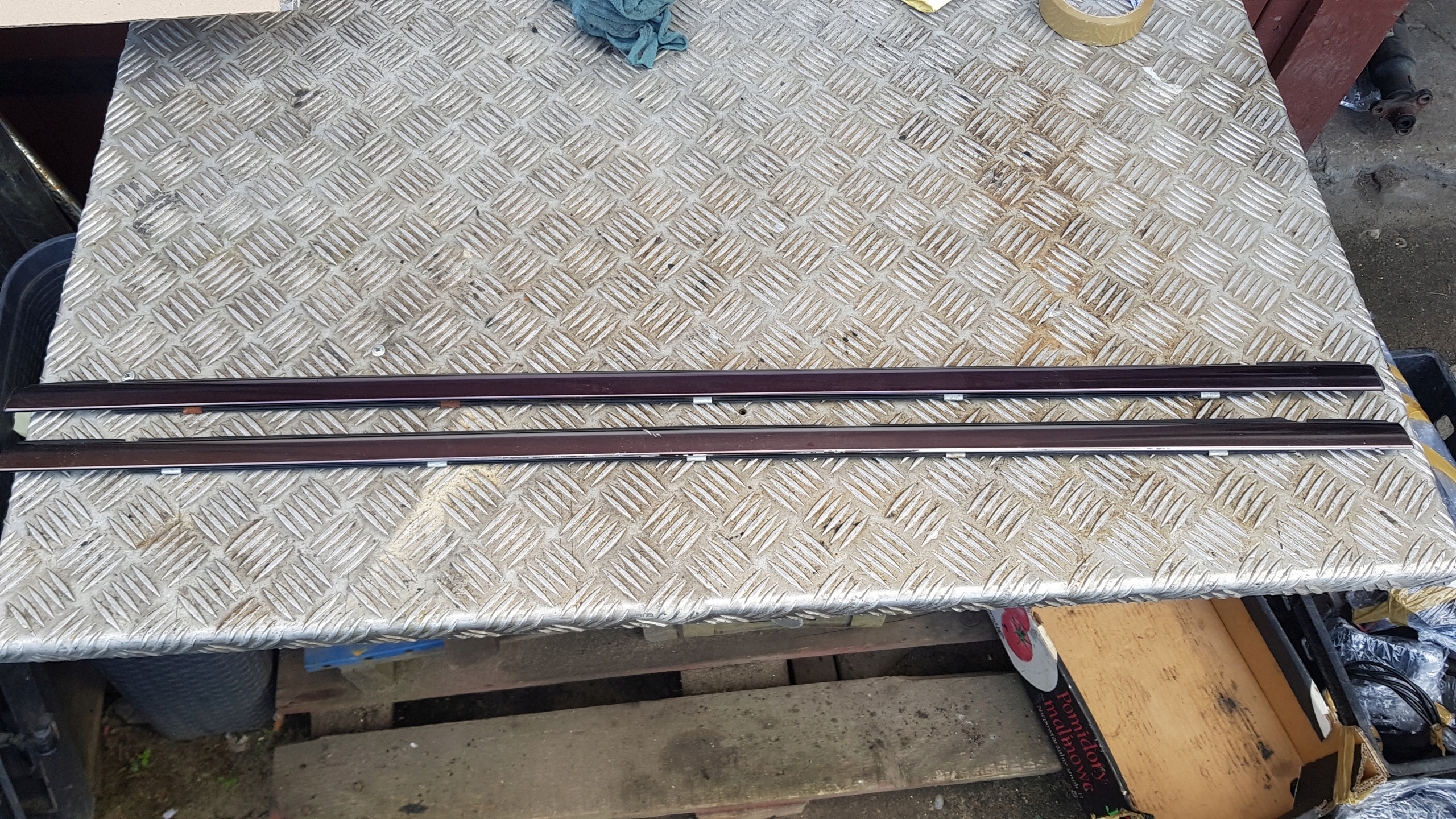MERCEDES W203 moulding dust left right front