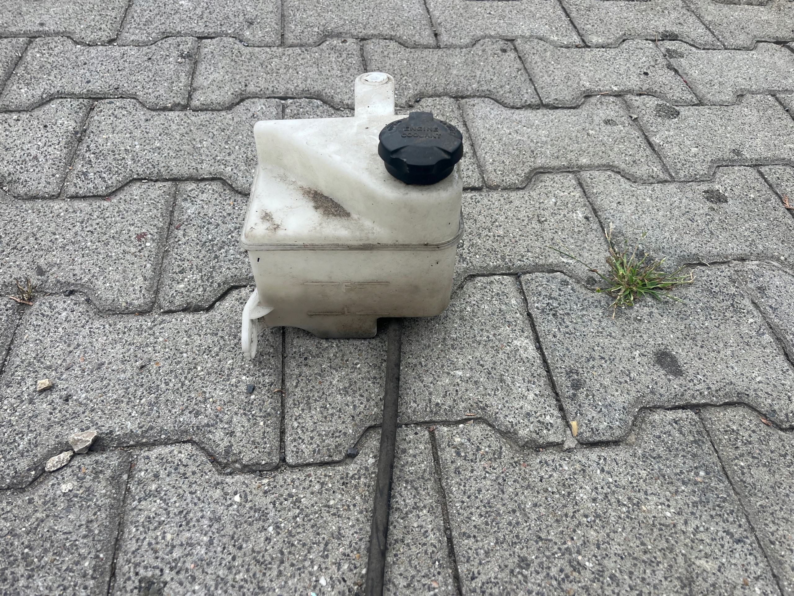 Hyundai IX 20 water tank