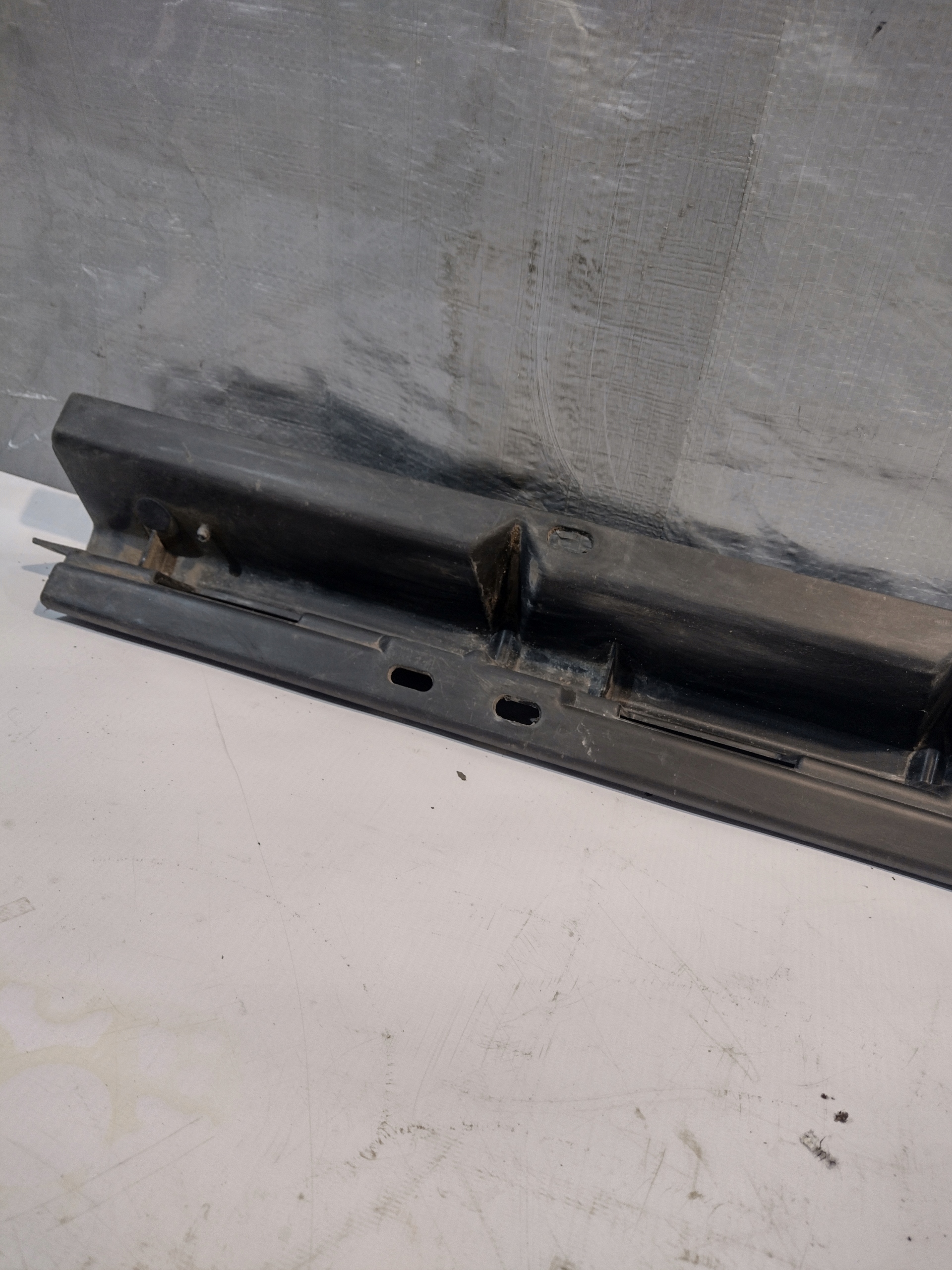 bracket mouldings progowej left BMW E53 X5 8408709