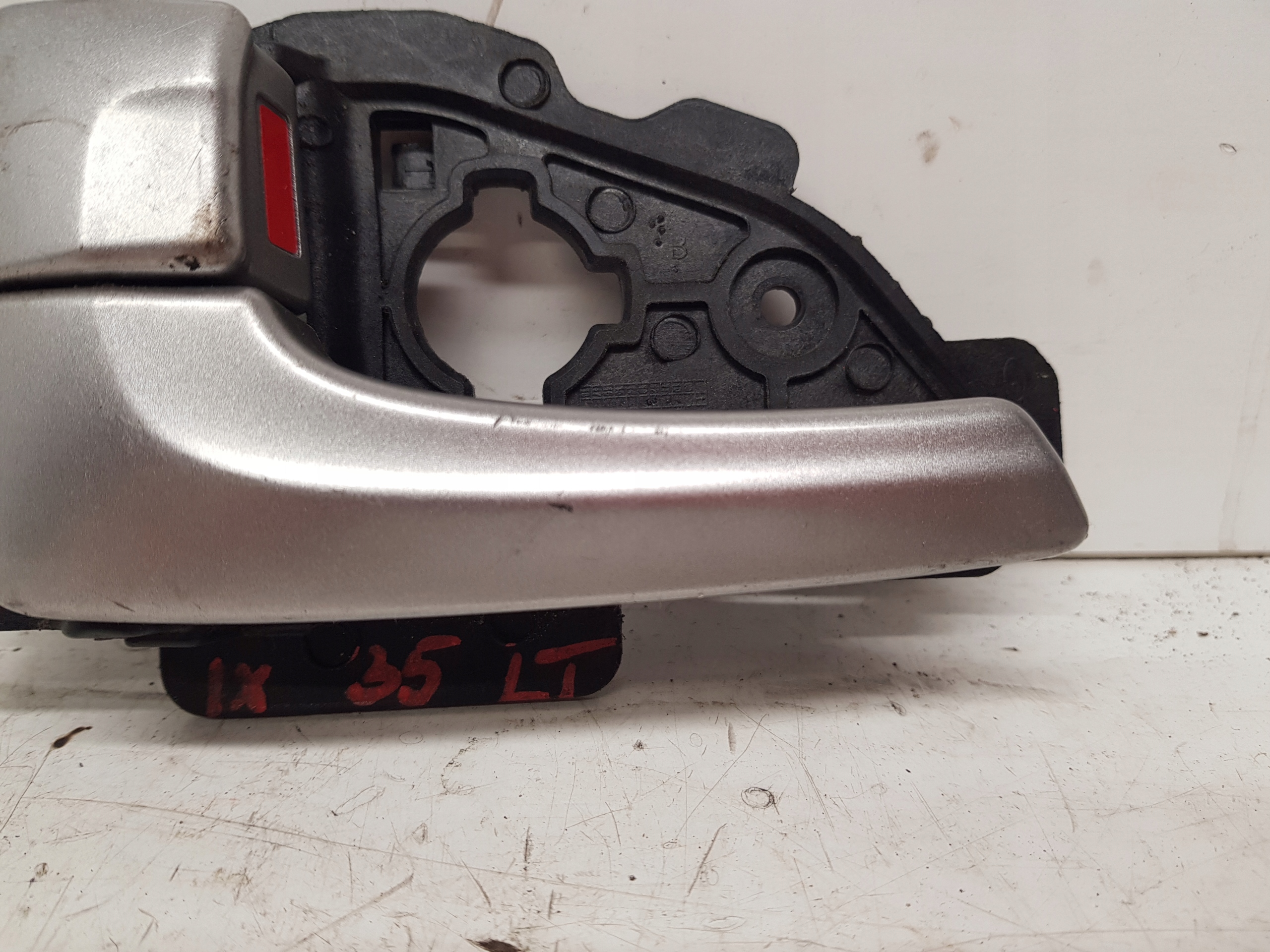 HYUNDAI IX35 10-15 handle door inner left front CHROM 82613-2S000