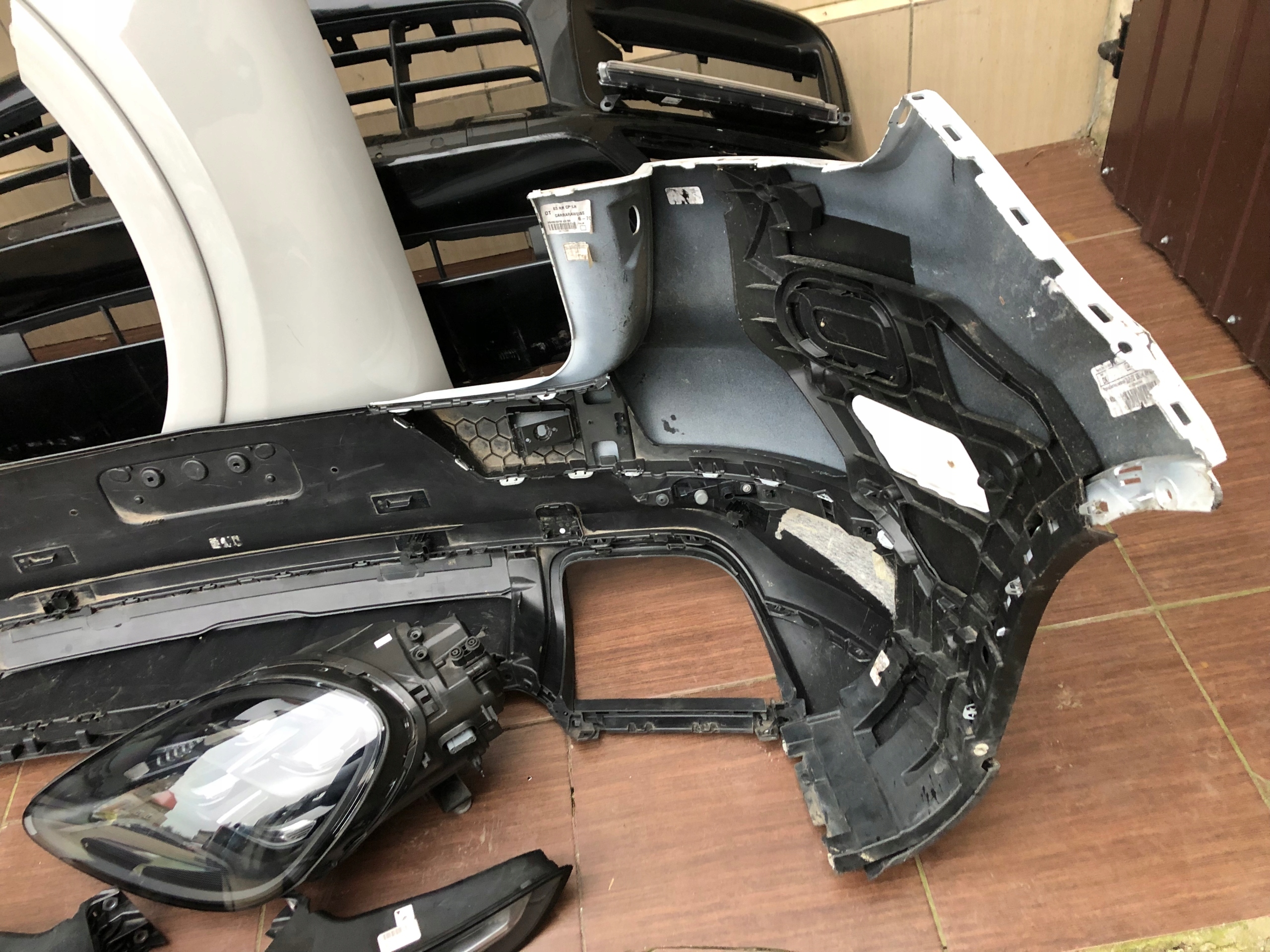 bumper trunk door light sider tension belt Cayenne Coupe 9Y3
