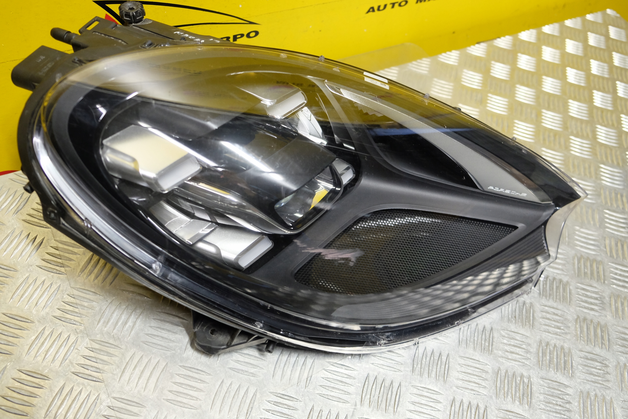 PORSCHE MACAN 2015- REFLEKTOR LAMPA FULL LED R USA Typ samochodu 4x4/SUV Samochody osobowe