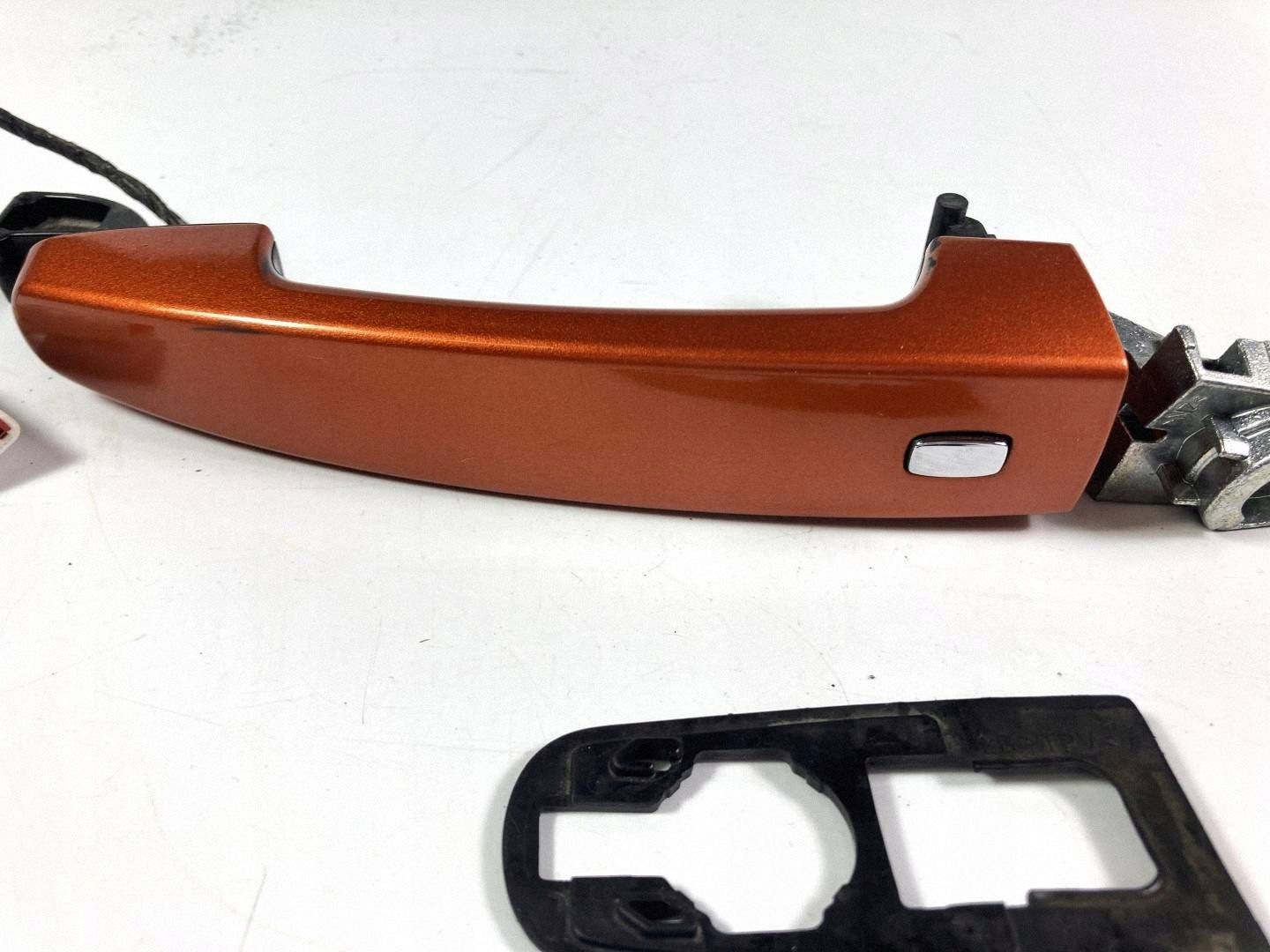 Chevrolet Camaro handle exterior left 4 pin 2016-2024