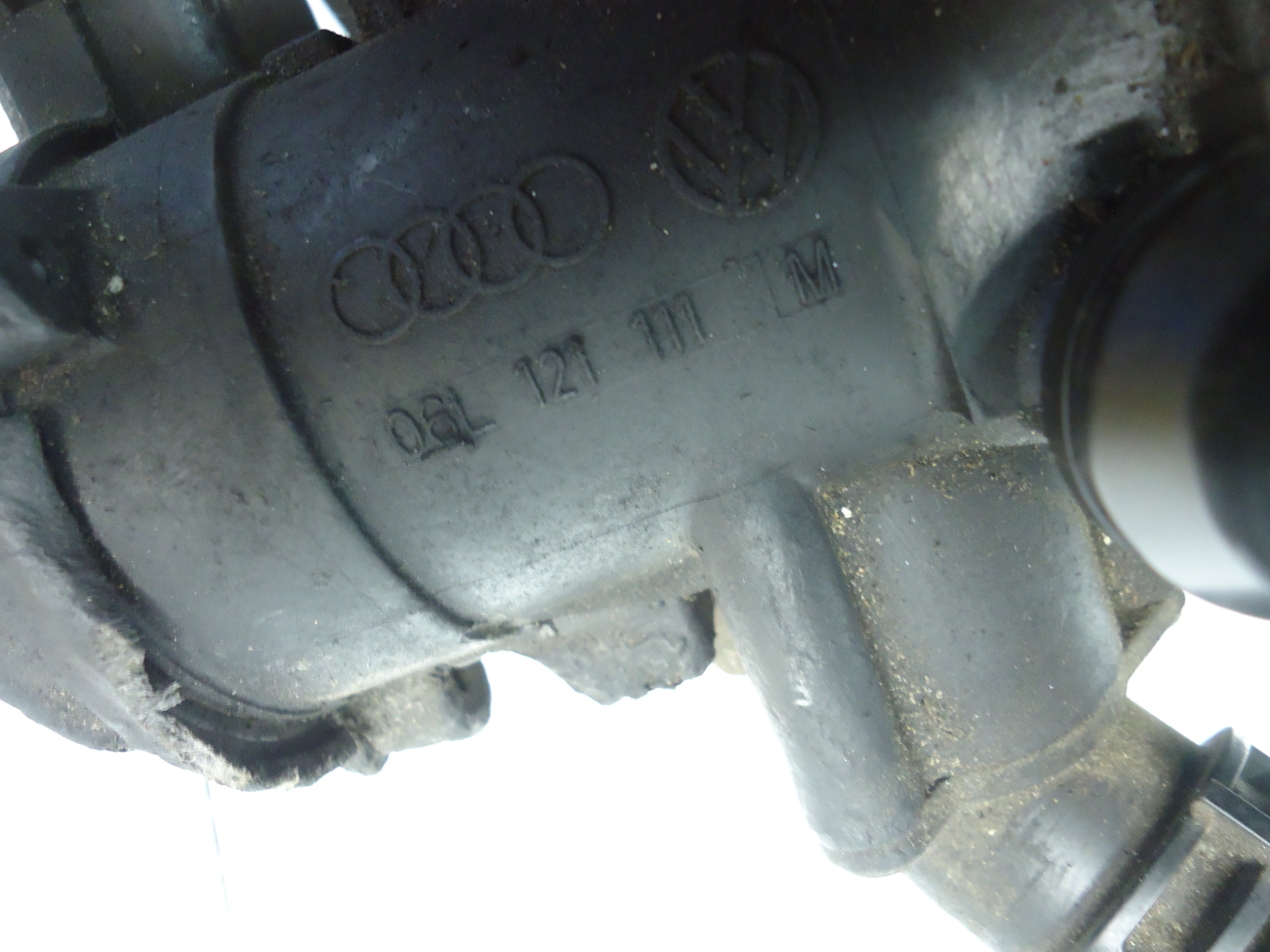 AUDI VW 2.0TFSI water pump 06L121111M