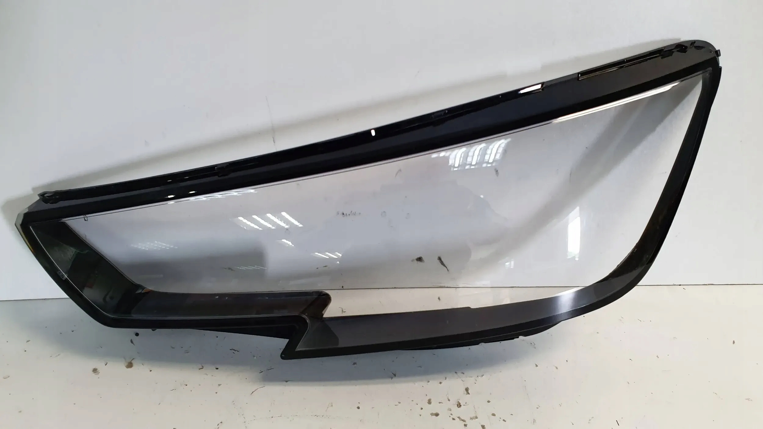 Klosz lights left Audi A4 B9 15
