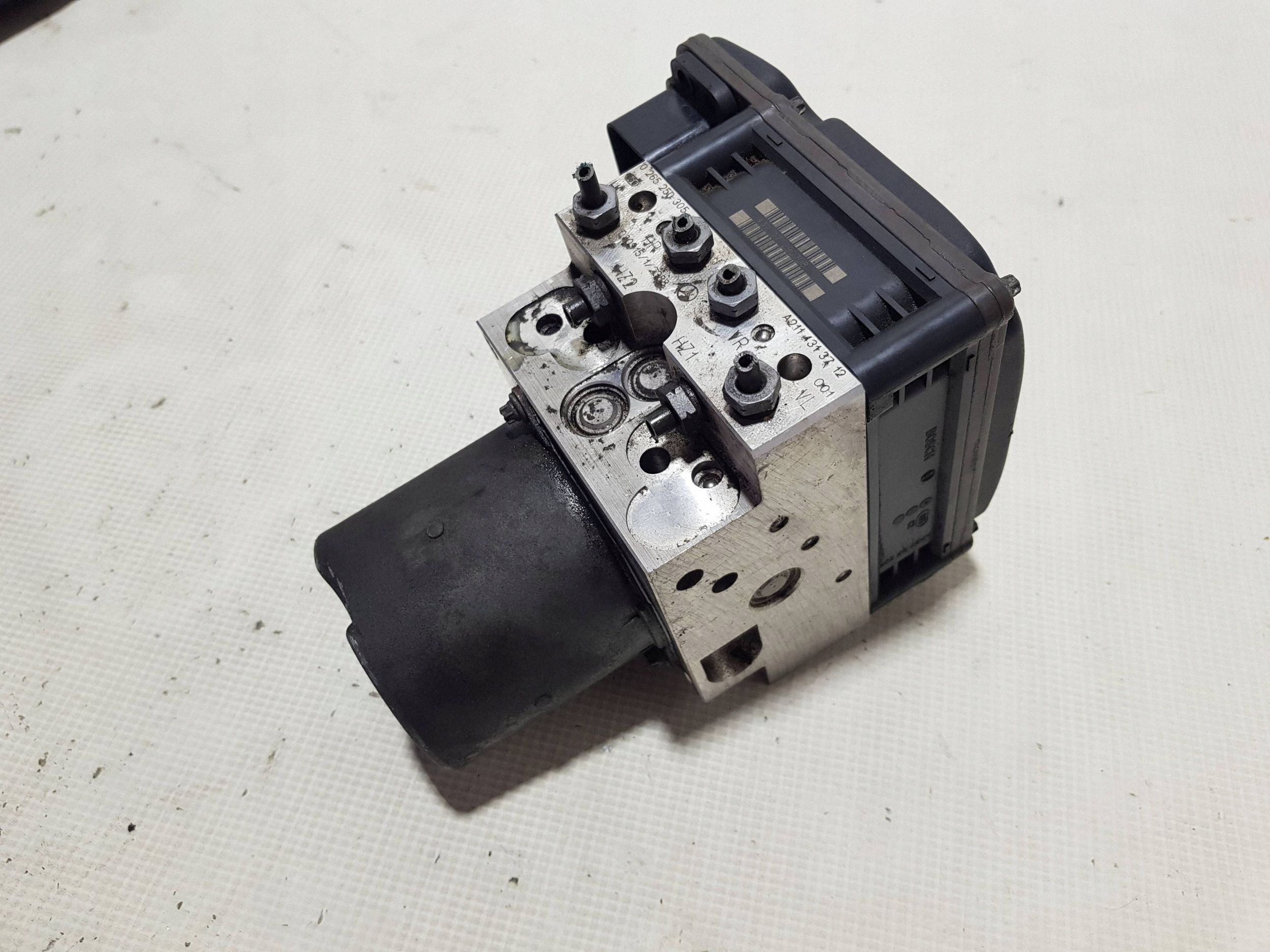 Pompa ABS MERCEDES CLS W219 W211 A2114313712