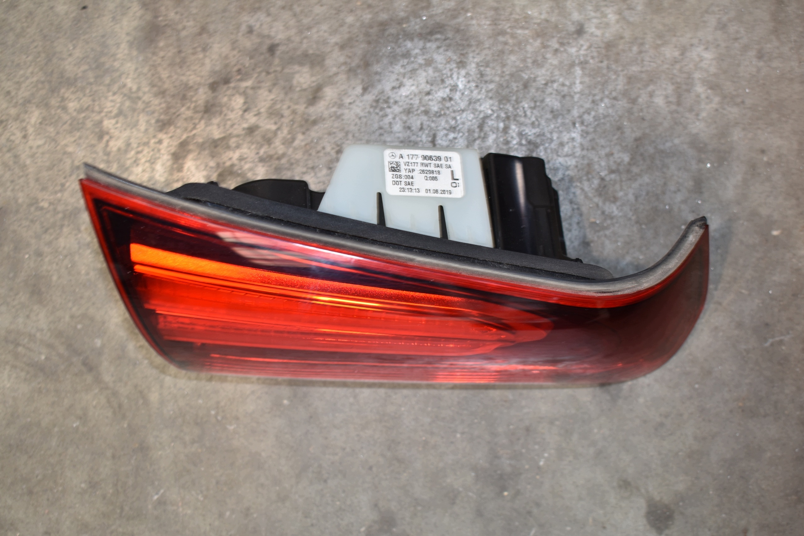 perfect condition light rear part rear left bonnet boot USA MERCEDES W177 1