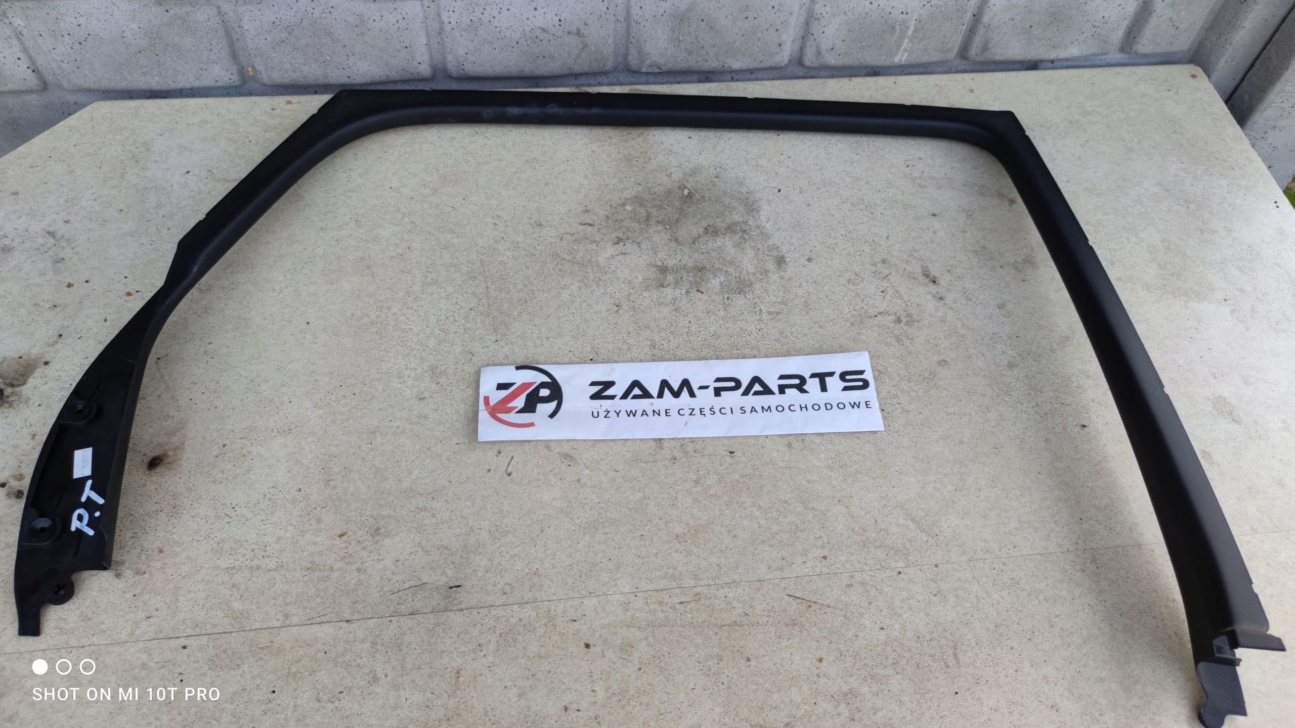 RAMKA SZYBY PRAWY TYŁ SCENIC II 8200167199