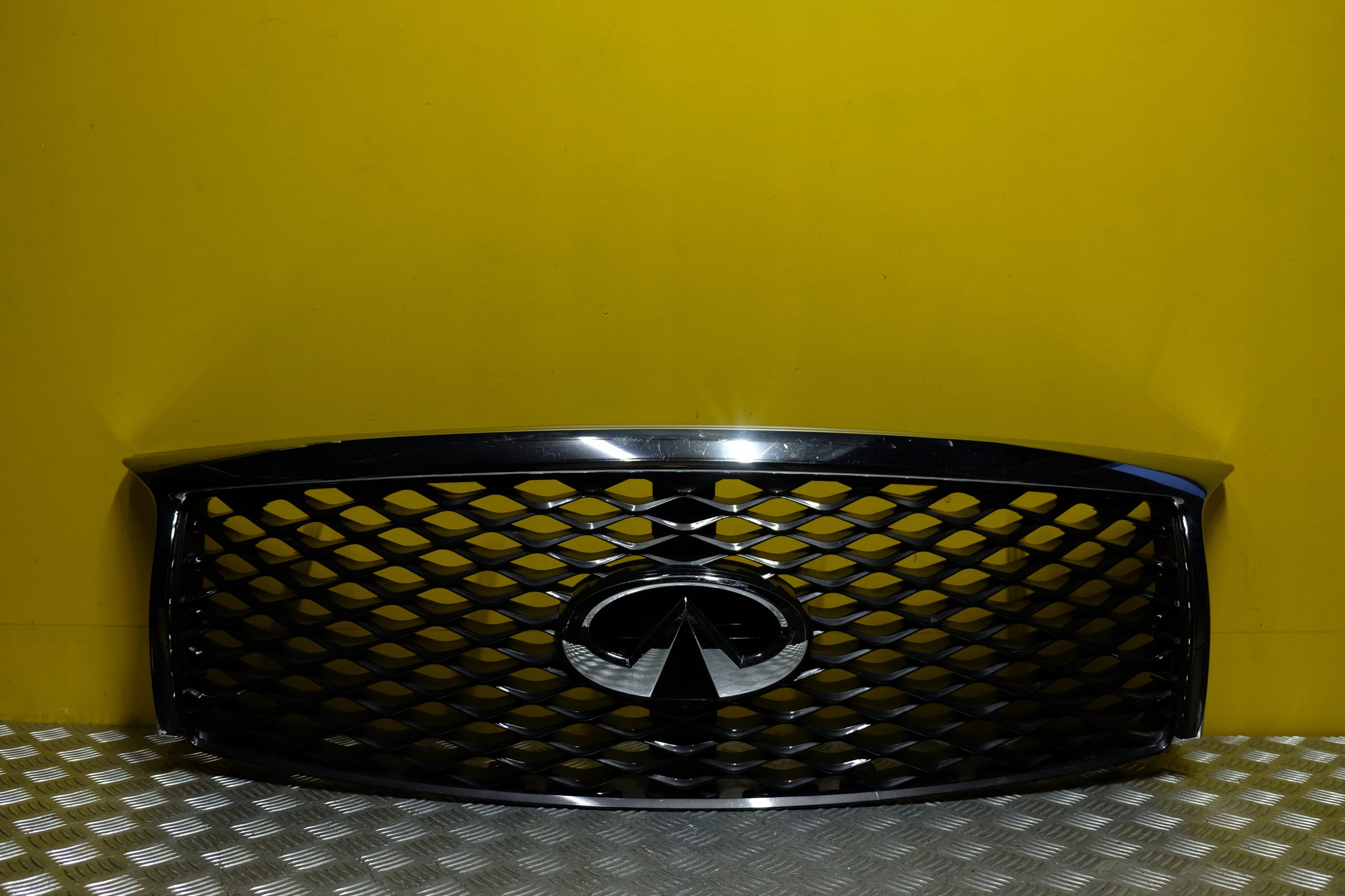 INFINITI QX80 2015- ATRAPA GRILL CHROME KAMERA PRZÓD USA