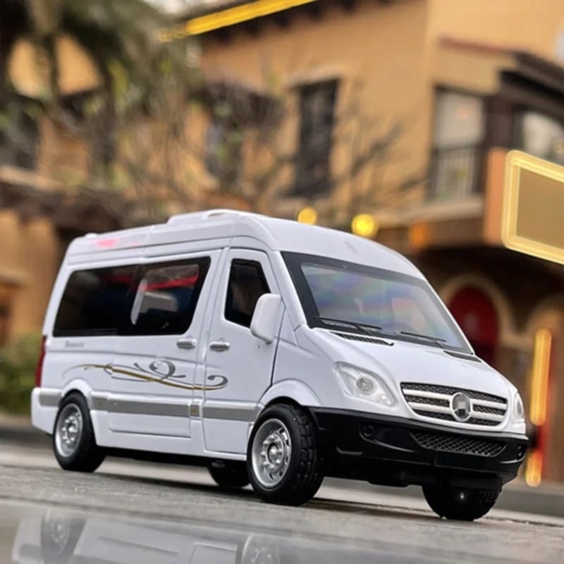 Mercedes Benz Sprinter Rv 1:32 otwierane drzwi Led dźwięk